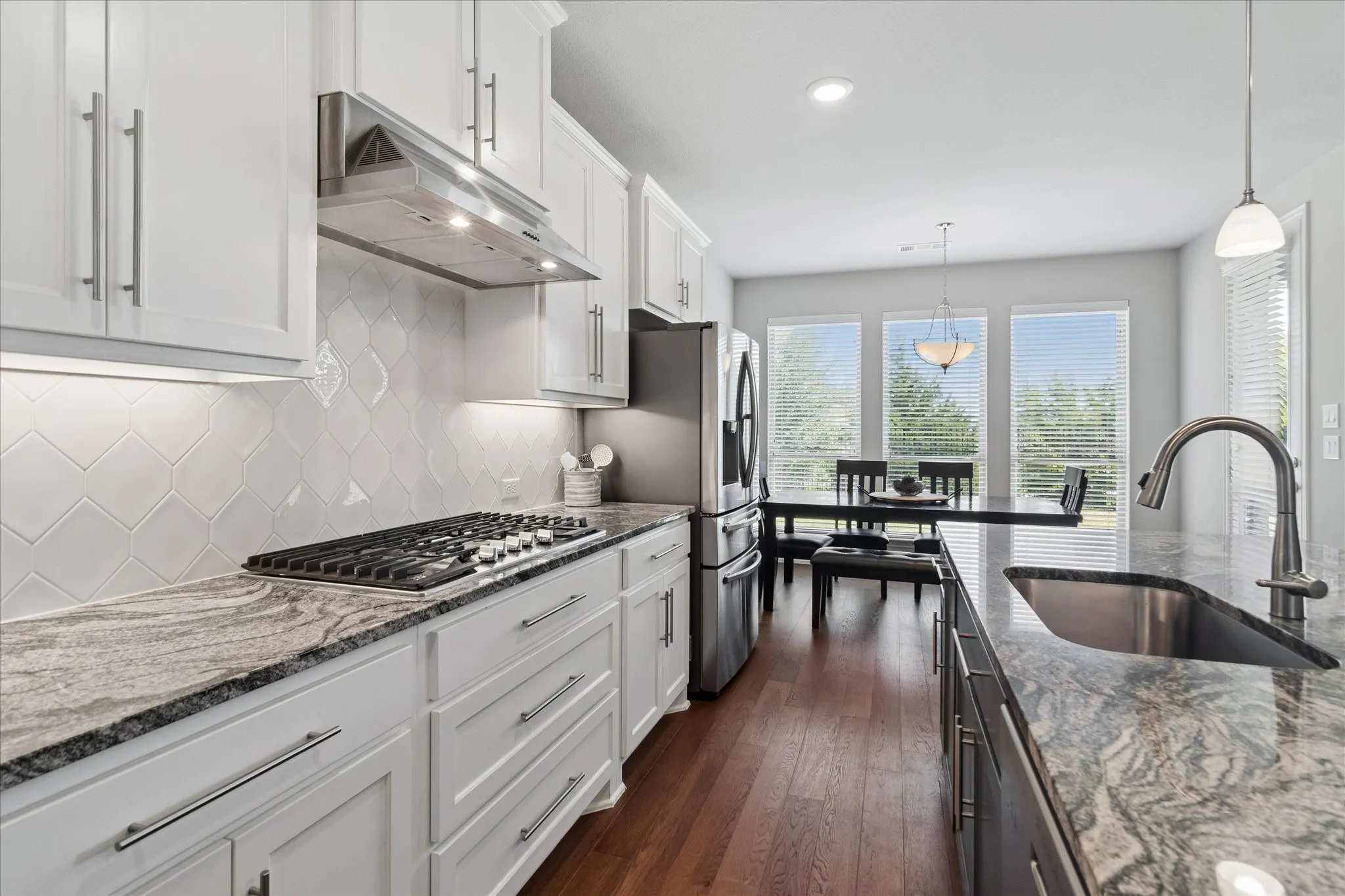 Single Family Residence For Sale in Collin County , 4112 Indian Grass Lane, Celina, Texas 75078, 3 Bedroom, 3 Bathroom, 3 Garage spaces, 2,734 Sqft, built in 2020, mls#21388894, Real Estate Agent in Celina, Homes For Sale in Collin county, Homes For Sale in Celina, Realtor in Celina Texas, Real Estate Brokerage Independent Realty Texas, Luminita Cordes Realtor