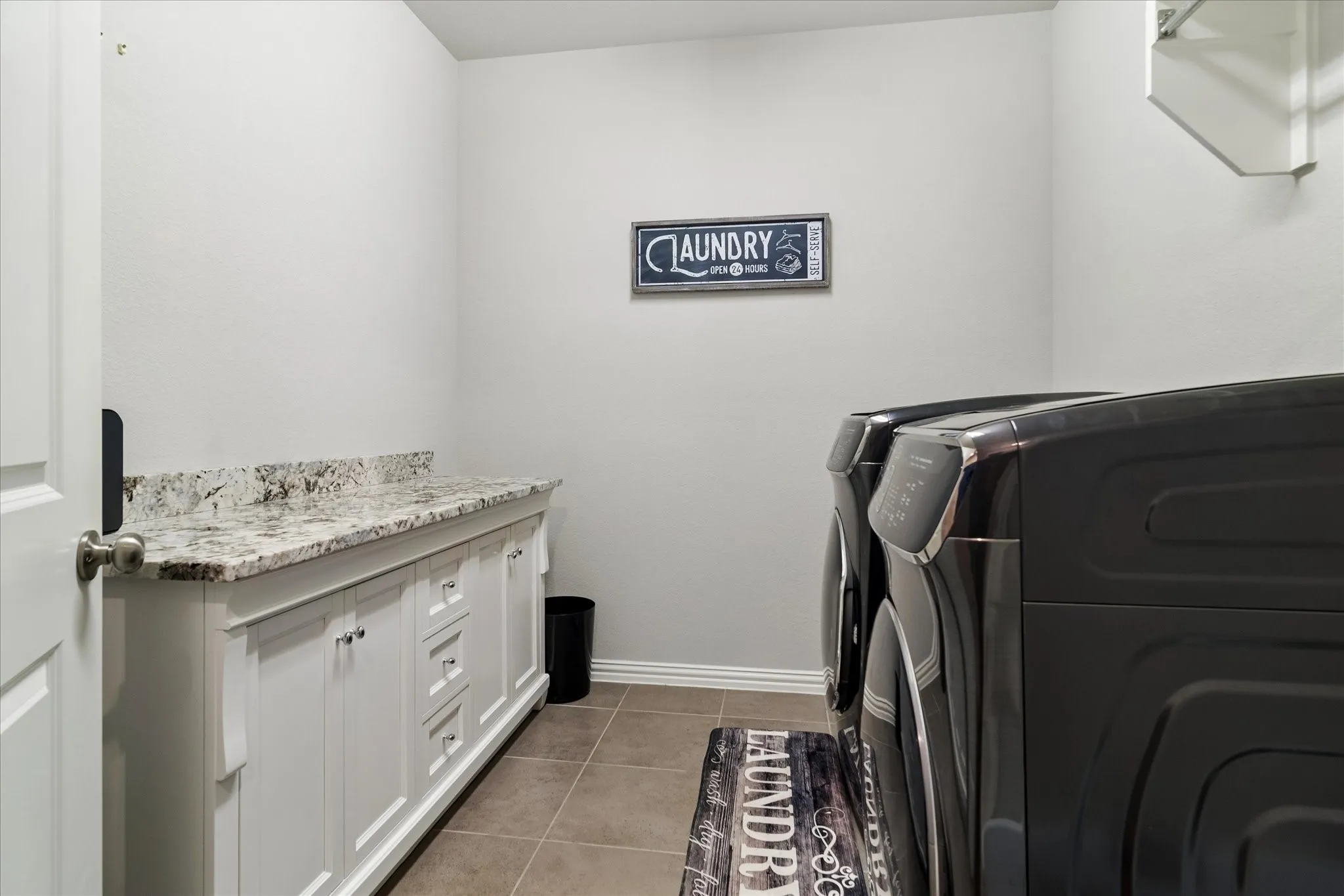 Single Family Residence For Sale in Collin County , 4112 Indian Grass Lane, Celina, Texas 75078, 3 Bedroom, 3 Bathroom, 3 Garage spaces, 2,734 Sqft, built in 2020, mls#21388894, Real Estate Agent in Celina, Homes For Sale in Collin county, Homes For Sale in Celina, Realtor in Celina Texas, Real Estate Brokerage Independent Realty Texas, Luminita Cordes Realtor