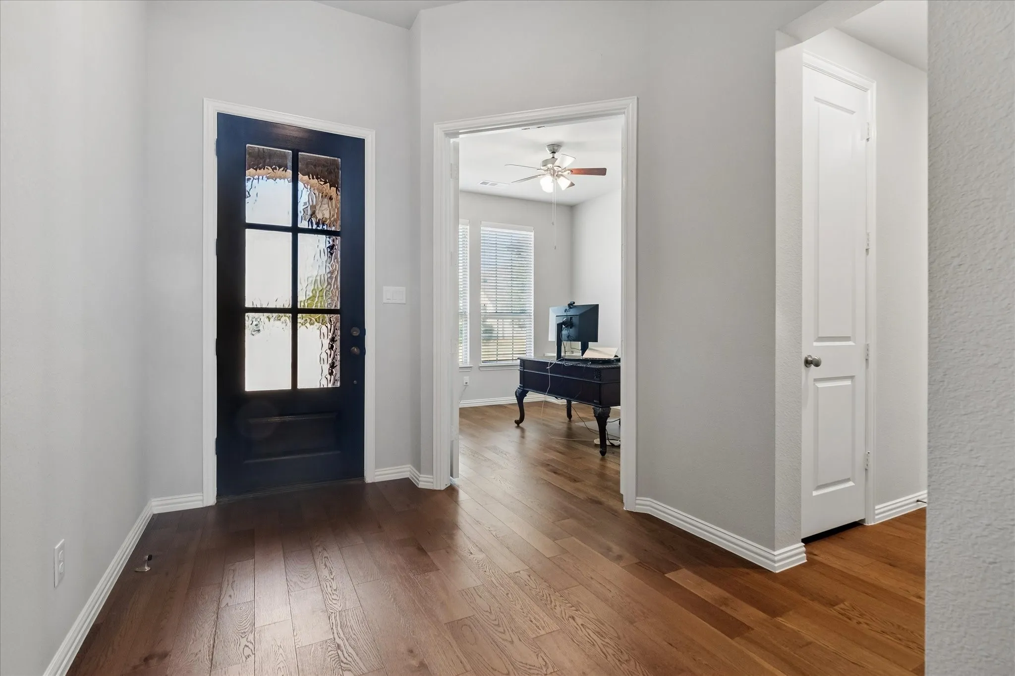 Single Family Residence For Sale in Collin County , 4112 Indian Grass Lane, Celina, Texas 75078, 3 Bedroom, 3 Bathroom, 3 Garage spaces, 2,734 Sqft, built in 2020, mls#21388894, Real Estate Agent in Celina, Homes For Sale in Collin county, Homes For Sale in Celina, Realtor in Celina Texas, Real Estate Brokerage Independent Realty Texas, Luminita Cordes Realtor