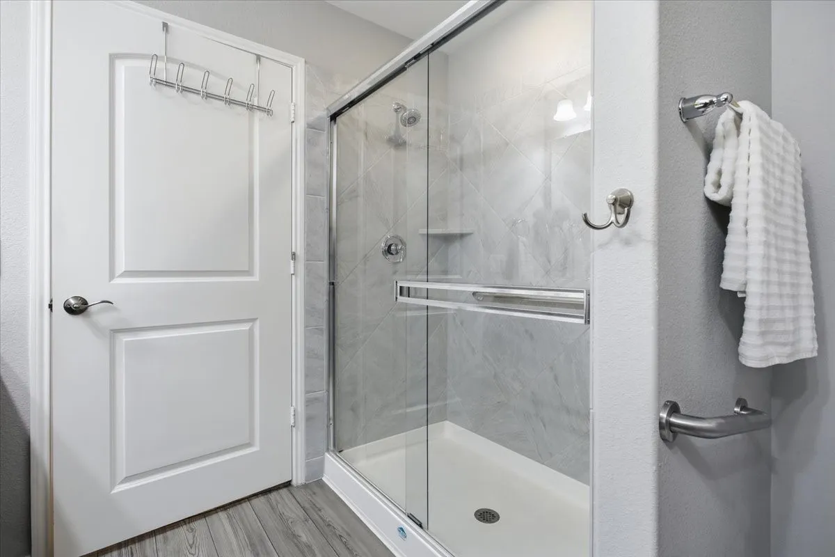 Great sized walk in shower.