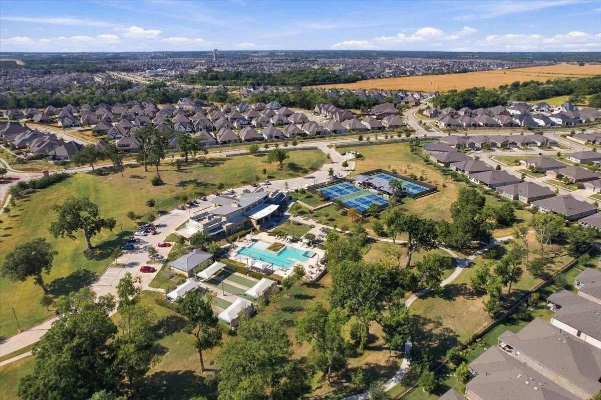 Del Webb has access to TWO amenity centers within walking distance!