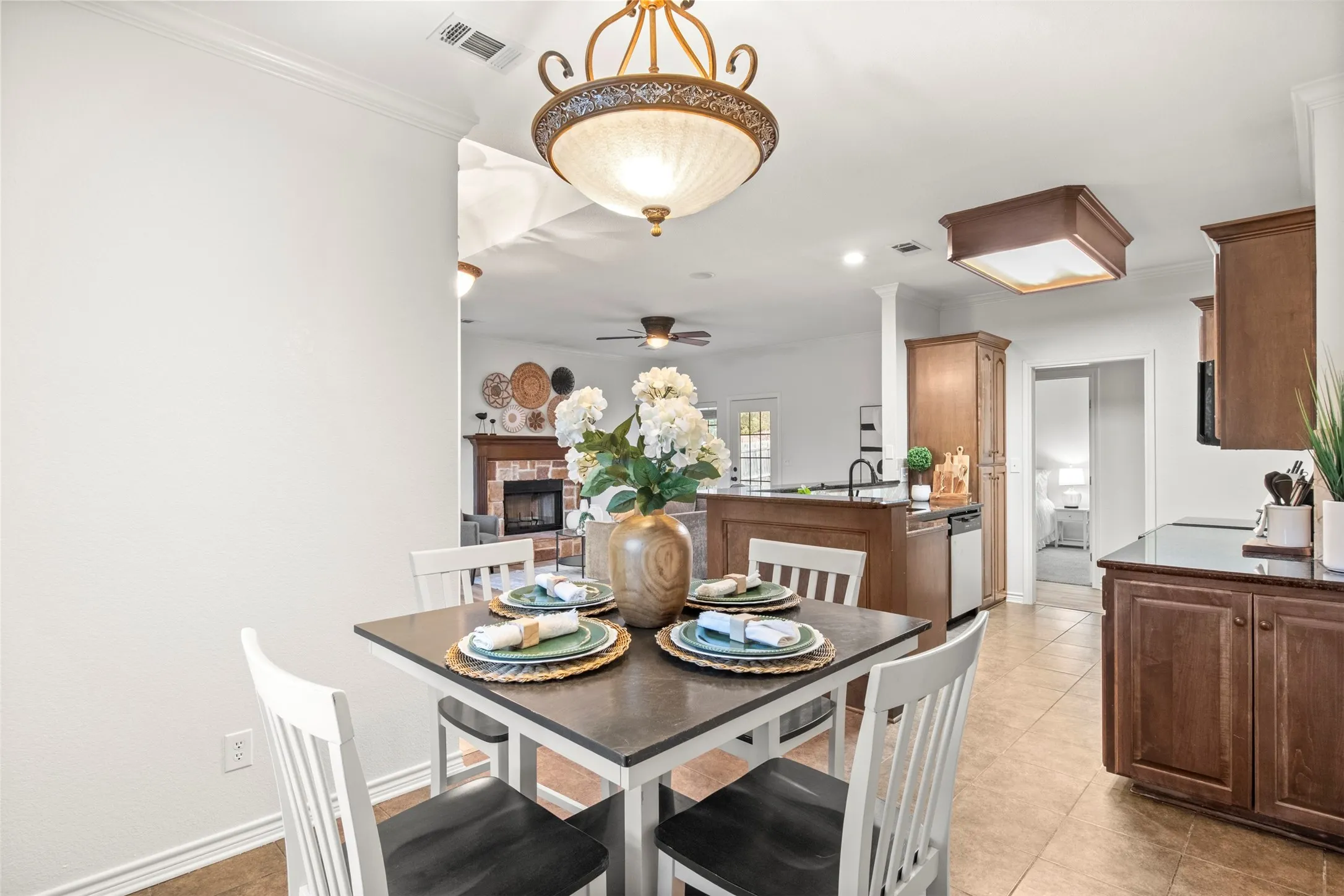 Single Family Residence For Sale in Ellis County , 903 E Burnett Street, Ennis, Texas 75119, 3 Bedroom, 2 Bathroom, 2 Garage spaces, 1,355 Sqft, built in 2002, mls#21388148, Real Estate Agent in Ennis, Homes For Sale in Ellis county, Homes For Sale in Ennis, Realtor in Ennis Texas, Real Estate Brokerage Independent Realty Texas, Luminita Cordes Realtor