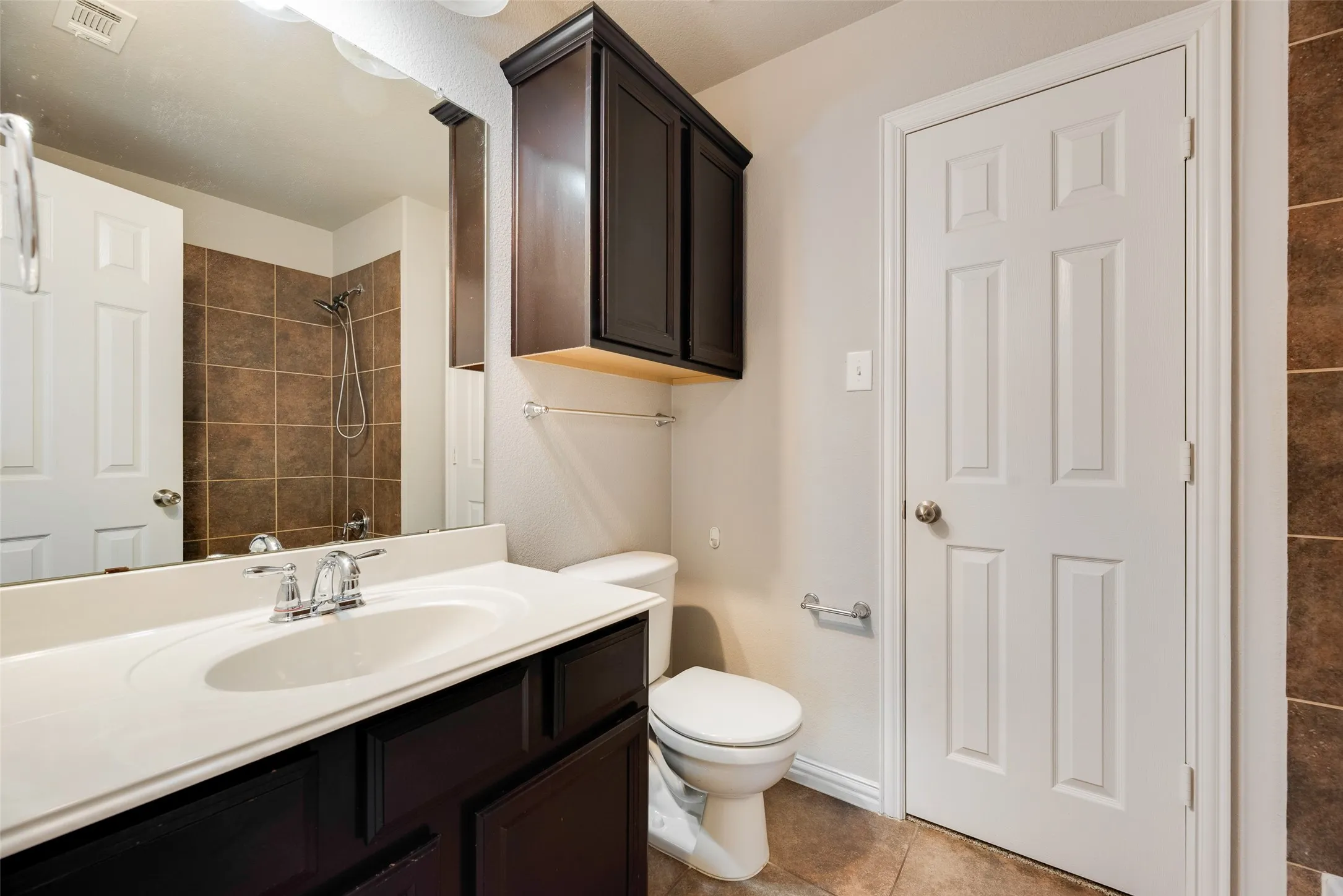 Single Family Residence For Sale in Denton County , 1114 Eastwick Drive, Roanoke, Texas 76262, 4 Bedroom, 4 Bathroom, 3 Garage spaces, 4,159 Sqft, built in 2010, mls#21389020, Real Estate Agent in Roanoke, Homes For Sale in Denton county, Homes For Sale in Roanoke, Realtor in Roanoke Texas, Real Estate Brokerage Independent Realty Texas, Luminita Cordes Realtor