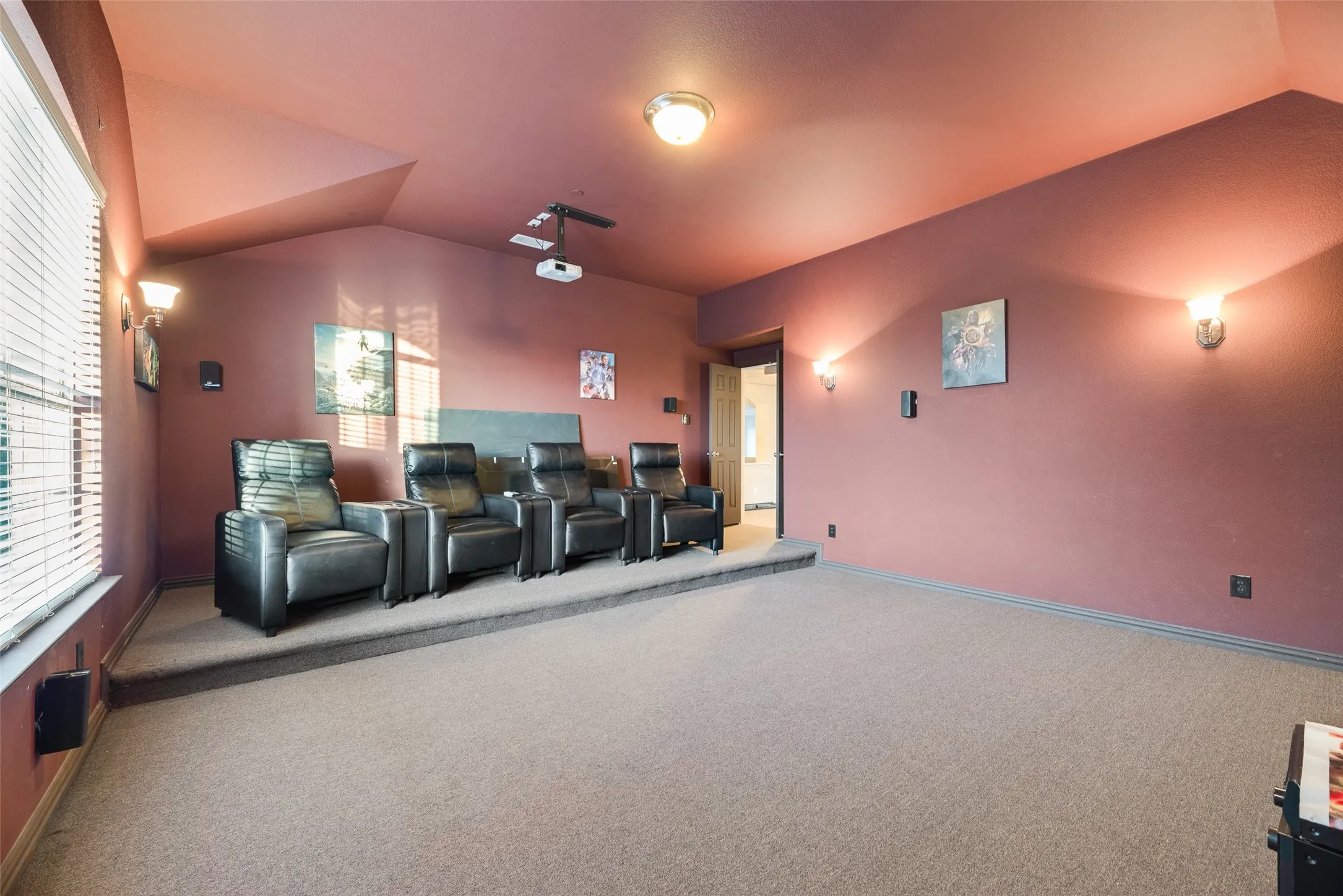 Single Family Residence For Sale in Denton County , 1114 Eastwick Drive, Roanoke, Texas 76262, 4 Bedroom, 4 Bathroom, 3 Garage spaces, 4,159 Sqft, built in 2010, mls#21389020, Real Estate Agent in Roanoke, Homes For Sale in Denton county, Homes For Sale in Roanoke, Realtor in Roanoke Texas, Real Estate Brokerage Independent Realty Texas, Luminita Cordes Realtor