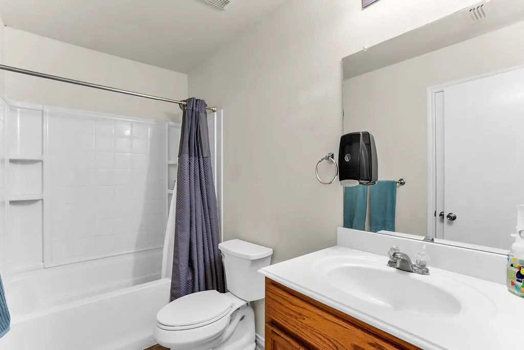 Single Family Residence For Sale in Collin County , 914 Marble Creek Drive, Wylie, Texas 75098, 3 Bedroom, 2 Bathroom, 2 Garage spaces, 1,745 Sqft, built in 2005, mls#21389658, Real Estate Agent in Wylie, Homes For Sale in Collin county, Homes For Sale in Wylie, Realtor in Wylie Texas, Real Estate Brokerage Independent Realty Texas, Luminita Cordes Realtor
