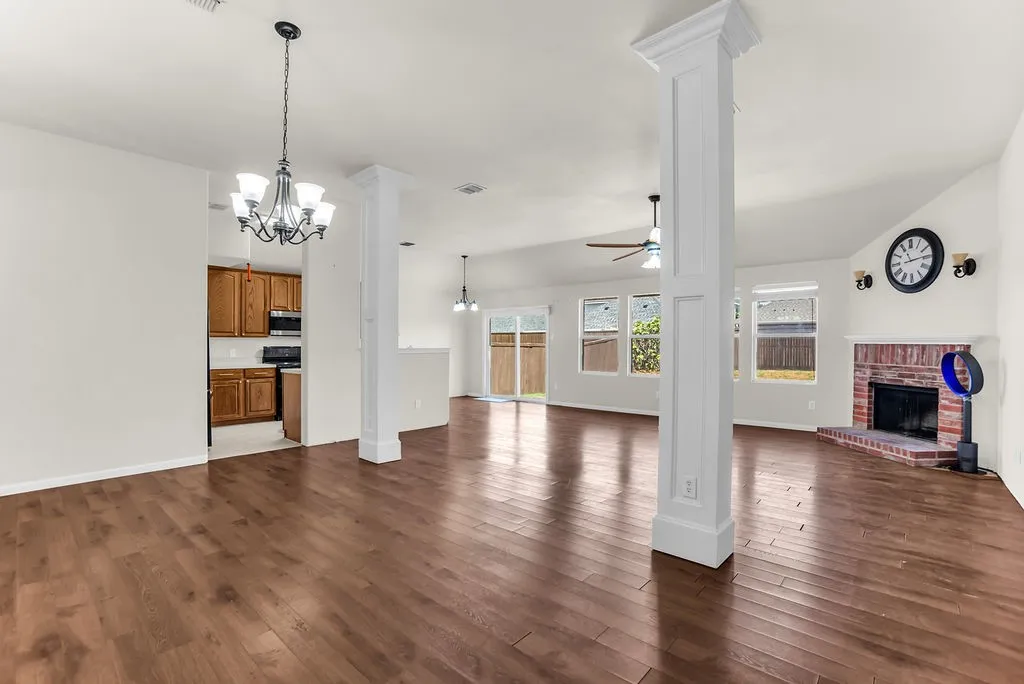 Single Family Residence For Sale in Collin County , 914 Marble Creek Drive, Wylie, Texas 75098, 3 Bedroom, 2 Bathroom, 2 Garage spaces, 1,745 Sqft, built in 2005, mls#21389658, Real Estate Agent in Wylie, Homes For Sale in Collin county, Homes For Sale in Wylie, Realtor in Wylie Texas, Real Estate Brokerage Independent Realty Texas, Luminita Cordes Realtor