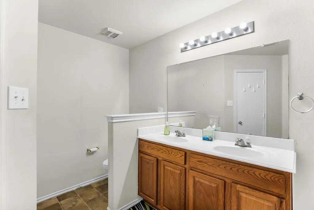 Single Family Residence For Sale in Collin County , 914 Marble Creek Drive, Wylie, Texas 75098, 3 Bedroom, 2 Bathroom, 2 Garage spaces, 1,745 Sqft, built in 2005, mls#21389658, Real Estate Agent in Wylie, Homes For Sale in Collin county, Homes For Sale in Wylie, Realtor in Wylie Texas, Real Estate Brokerage Independent Realty Texas, Luminita Cordes Realtor