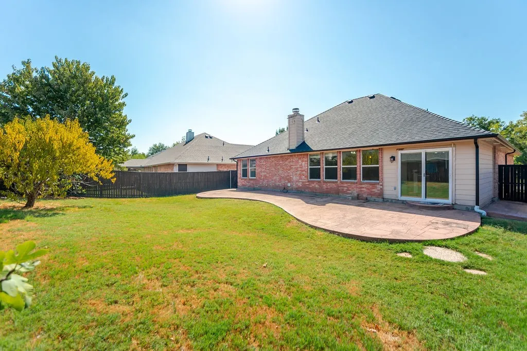 Single Family Residence For Sale in Collin County , 914 Marble Creek Drive, Wylie, Texas 75098, 3 Bedroom, 2 Bathroom, 2 Garage spaces, 1,745 Sqft, built in 2005, mls#21389658, Real Estate Agent in Wylie, Homes For Sale in Collin county, Homes For Sale in Wylie, Realtor in Wylie Texas, Real Estate Brokerage Independent Realty Texas, Luminita Cordes Realtor