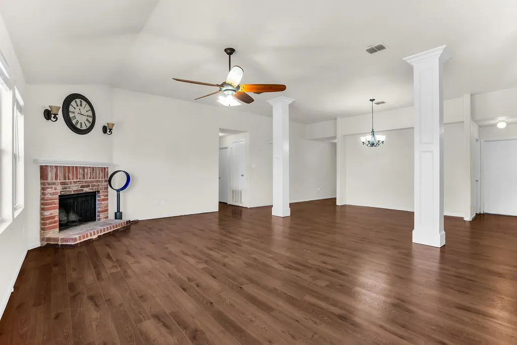 Single Family Residence For Sale in Collin County , 914 Marble Creek Drive, Wylie, Texas 75098, 3 Bedroom, 2 Bathroom, 2 Garage spaces, 1,745 Sqft, built in 2005, mls#21389658, Real Estate Agent in Wylie, Homes For Sale in Collin county, Homes For Sale in Wylie, Realtor in Wylie Texas, Real Estate Brokerage Independent Realty Texas, Luminita Cordes Realtor