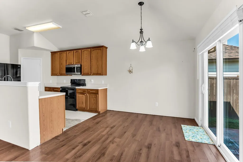 Single Family Residence For Sale in Collin County , 914 Marble Creek Drive, Wylie, Texas 75098, 3 Bedroom, 2 Bathroom, 2 Garage spaces, 1,745 Sqft, built in 2005, mls#21389658, Real Estate Agent in Wylie, Homes For Sale in Collin county, Homes For Sale in Wylie, Realtor in Wylie Texas, Real Estate Brokerage Independent Realty Texas, Luminita Cordes Realtor