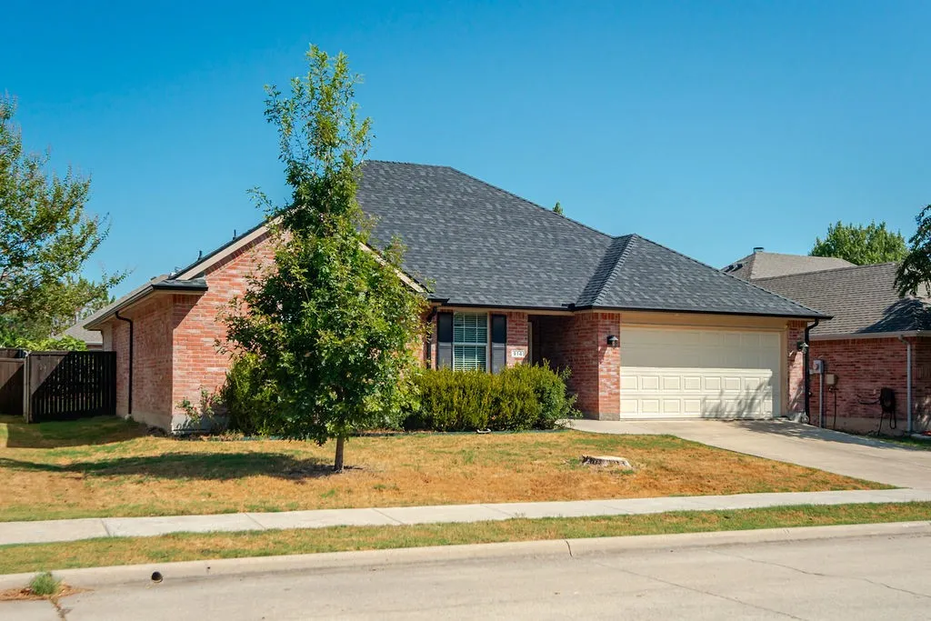 Single Family Residence For Sale in Collin County , 914 Marble Creek Drive, Wylie, Texas 75098, 3 Bedroom, 2 Bathroom, 2 Garage spaces, 1,745 Sqft, built in 2005, mls#21389658, Real Estate Agent in Wylie, Homes For Sale in Collin county, Homes For Sale in Wylie, Realtor in Wylie Texas, Real Estate Brokerage Independent Realty Texas, Luminita Cordes Realtor