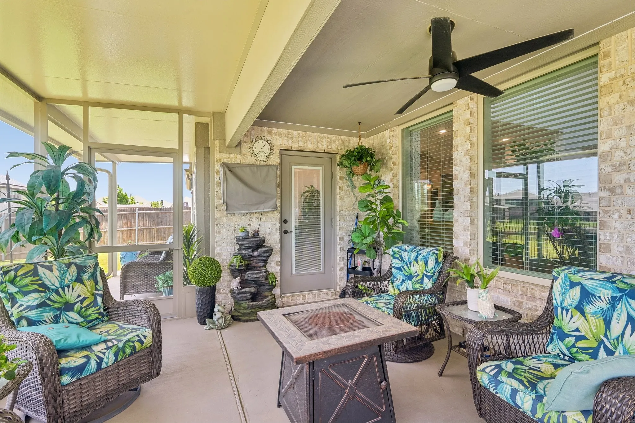 Single Family Residence For Rent in Ellis County , 1914 Winter Court, Midlothian, Texas 76065, 4 Bedroom, 4 Bathroom, 2 Garage spaces, 3,780 Sqft, built in 2021, mls#21378846, Real Estate Agent in Midlothian, Homes For Rent in Ellis county, Homes For Rent in Midlothian, Realtor in Midlothian Texas, Real Estate Brokerage Independent Realty Texas, Luminita Cordes Realtor