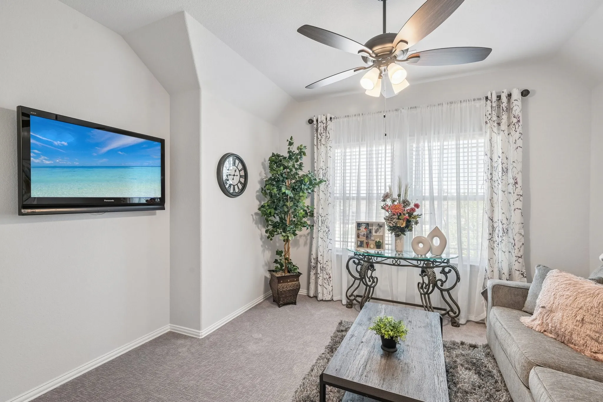 Single Family Residence For Rent in Ellis County , 1914 Winter Court, Midlothian, Texas 76065, 4 Bedroom, 4 Bathroom, 2 Garage spaces, 3,780 Sqft, built in 2021, mls#21378846, Real Estate Agent in Midlothian, Homes For Rent in Ellis county, Homes For Rent in Midlothian, Realtor in Midlothian Texas, Real Estate Brokerage Independent Realty Texas, Luminita Cordes Realtor
