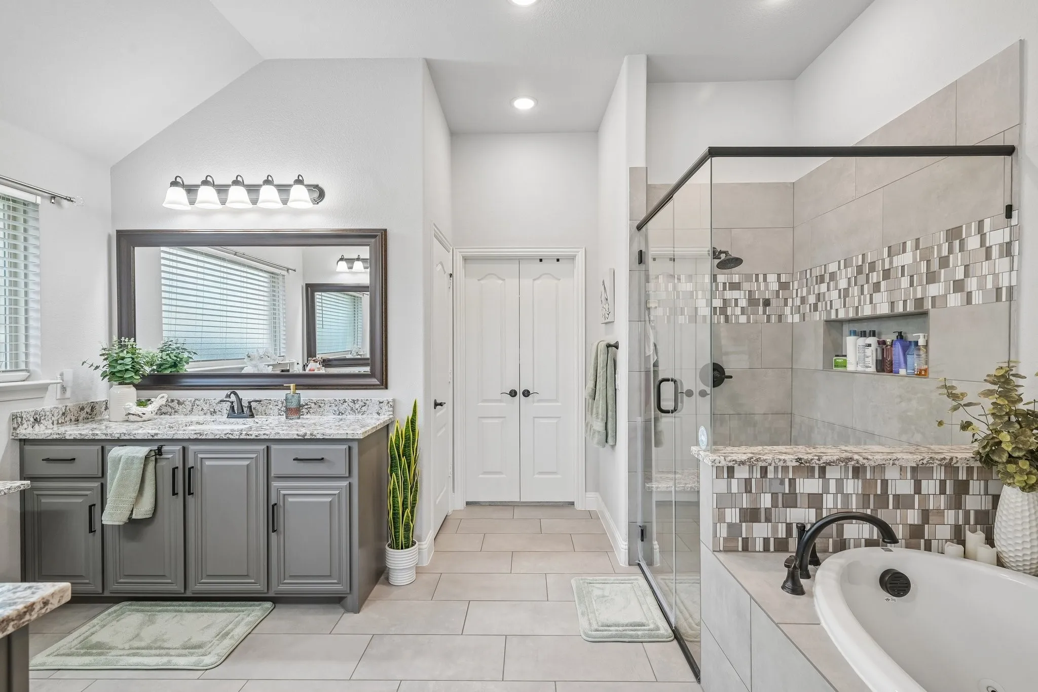 Single Family Residence For Rent in Ellis County , 1914 Winter Court, Midlothian, Texas 76065, 4 Bedroom, 4 Bathroom, 2 Garage spaces, 3,780 Sqft, built in 2021, mls#21378846, Real Estate Agent in Midlothian, Homes For Rent in Ellis county, Homes For Rent in Midlothian, Realtor in Midlothian Texas, Real Estate Brokerage Independent Realty Texas, Luminita Cordes Realtor