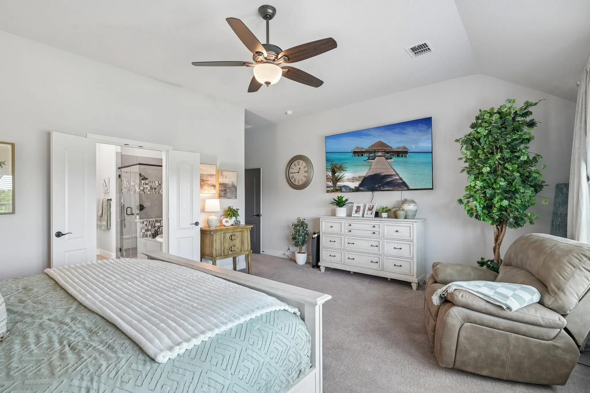Single Family Residence For Rent in Ellis County , 1914 Winter Court, Midlothian, Texas 76065, 4 Bedroom, 4 Bathroom, 2 Garage spaces, 3,780 Sqft, built in 2021, mls#21378846, Real Estate Agent in Midlothian, Homes For Rent in Ellis county, Homes For Rent in Midlothian, Realtor in Midlothian Texas, Real Estate Brokerage Independent Realty Texas, Luminita Cordes Realtor