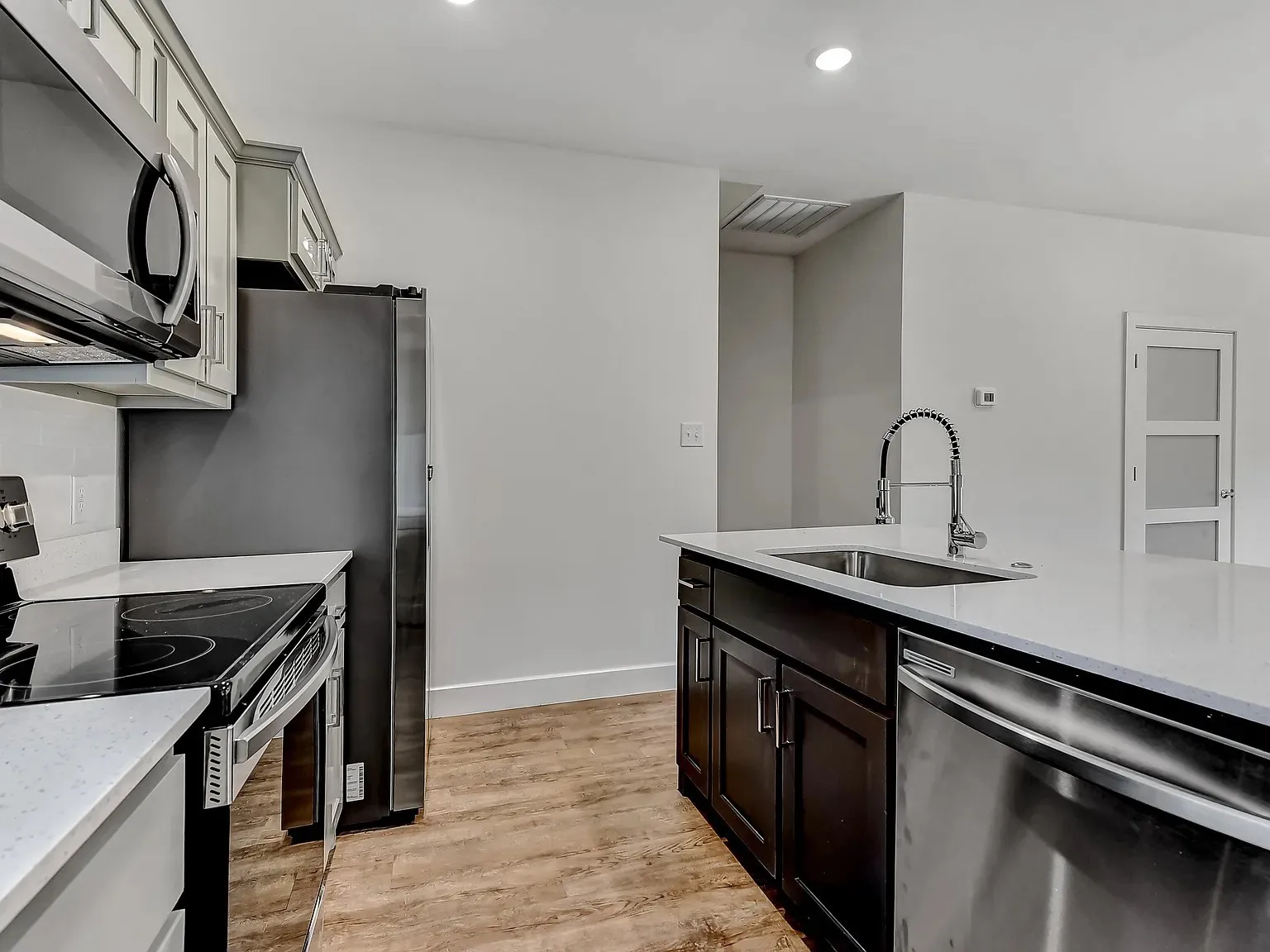 Apartment For Rent in Grayson County , 3260 W Crawford Street 102, Denison, Texas 75020, 3 Bedroom, 3 Bathroom, 2 Garage spaces, 1,389 Sqft, built in 2021, mls#21389672, Real Estate Agent in Denison, Homes For Rent in Grayson county, Homes For Rent in Denison, Realtor in Denison Texas, Real Estate Brokerage Independent Realty Texas, Luminita Cordes Realtor