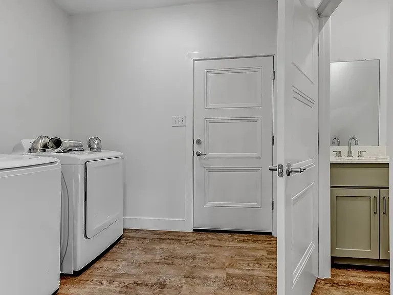 Apartment For Rent in Grayson County , 3260 W Crawford Street 102, Denison, Texas 75020, 3 Bedroom, 3 Bathroom, 2 Garage spaces, 1,389 Sqft, built in 2021, mls#21389672, Real Estate Agent in Denison, Homes For Rent in Grayson county, Homes For Rent in Denison, Realtor in Denison Texas, Real Estate Brokerage Independent Realty Texas, Luminita Cordes Realtor