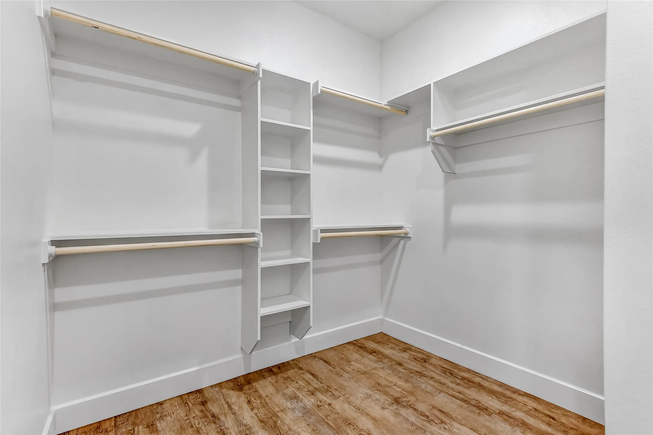 Apartment For Rent in Grayson County , 3260 W Crawford Street 102, Denison, Texas 75020, 3 Bedroom, 3 Bathroom, 2 Garage spaces, 1,389 Sqft, built in 2021, mls#21389672, Real Estate Agent in Denison, Homes For Rent in Grayson county, Homes For Rent in Denison, Realtor in Denison Texas, Real Estate Brokerage Independent Realty Texas, Luminita Cordes Realtor