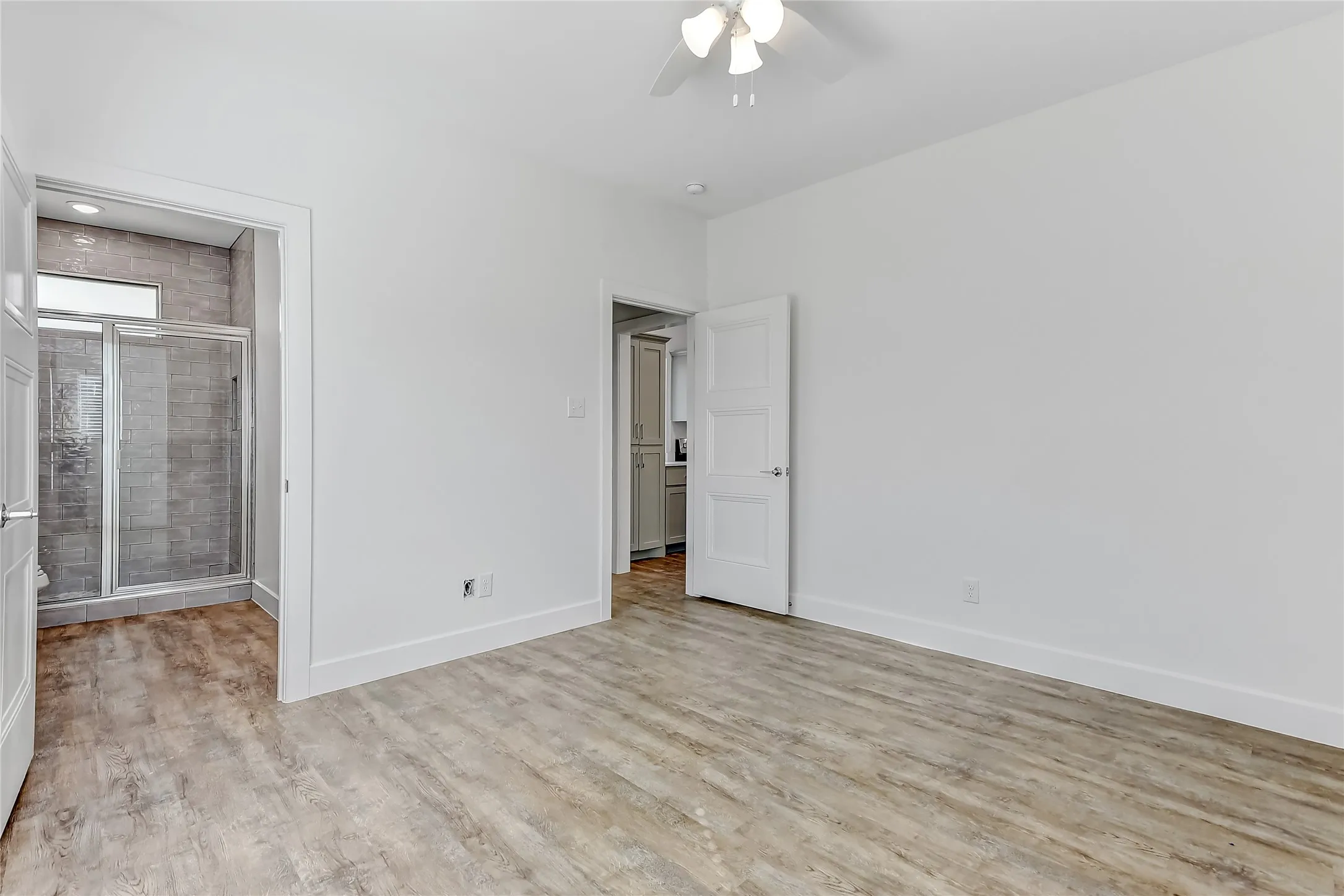 Apartment For Rent in Grayson County , 3260 W Crawford Street 102, Denison, Texas 75020, 3 Bedroom, 3 Bathroom, 2 Garage spaces, 1,389 Sqft, built in 2021, mls#21389672, Real Estate Agent in Denison, Homes For Rent in Grayson county, Homes For Rent in Denison, Realtor in Denison Texas, Real Estate Brokerage Independent Realty Texas, Luminita Cordes Realtor