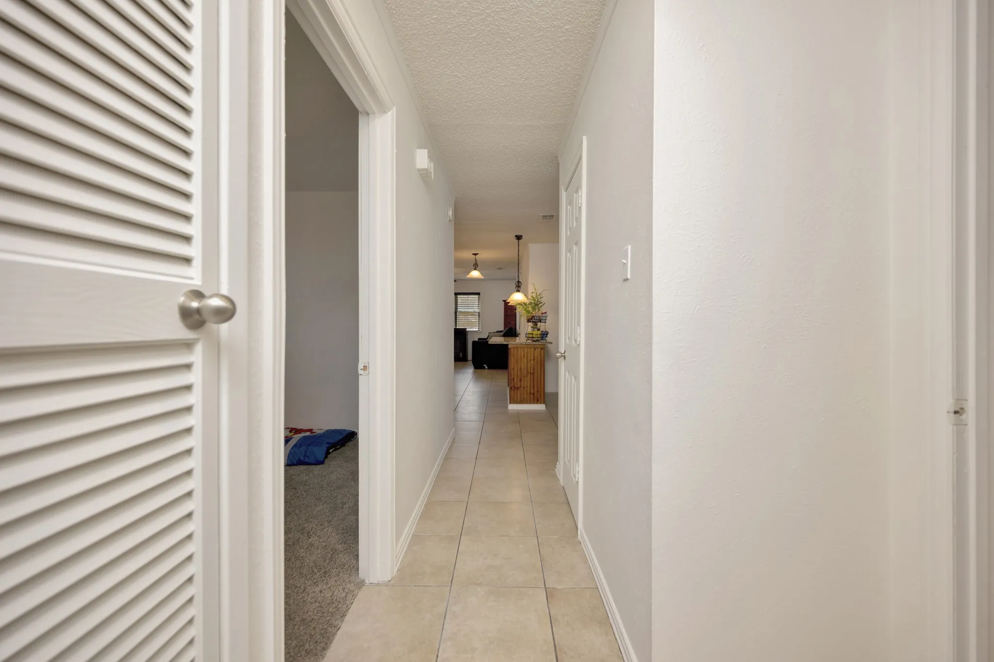 Single Family Residence For Sale in Tarrant County , 512 E Mission Street, Crowley, Texas 76036, 3 Bedroom, 2 Bathroom, 2 Garage spaces, 1,277 Sqft, built in 1964, mls#21387182, Real Estate Agent in Crowley, Homes For Sale in Tarrant county, Homes For Sale in Crowley, Realtor in Crowley Texas, Real Estate Brokerage Independent Realty Texas, Luminita Cordes Realtor