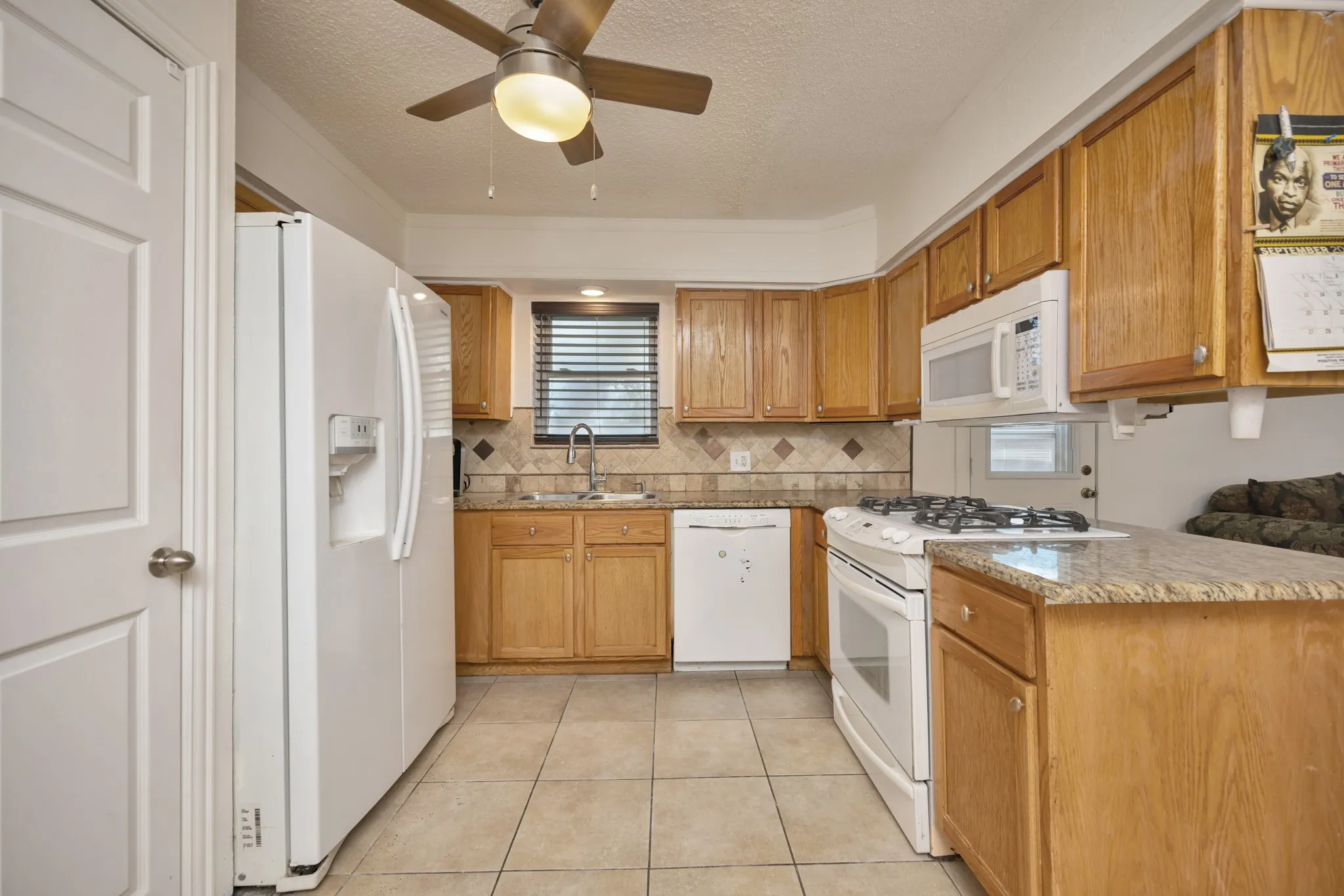 Single Family Residence For Sale in Tarrant County , 512 E Mission Street, Crowley, Texas 76036, 3 Bedroom, 2 Bathroom, 2 Garage spaces, 1,277 Sqft, built in 1964, mls#21387182, Real Estate Agent in Crowley, Homes For Sale in Tarrant county, Homes For Sale in Crowley, Realtor in Crowley Texas, Real Estate Brokerage Independent Realty Texas, Luminita Cordes Realtor