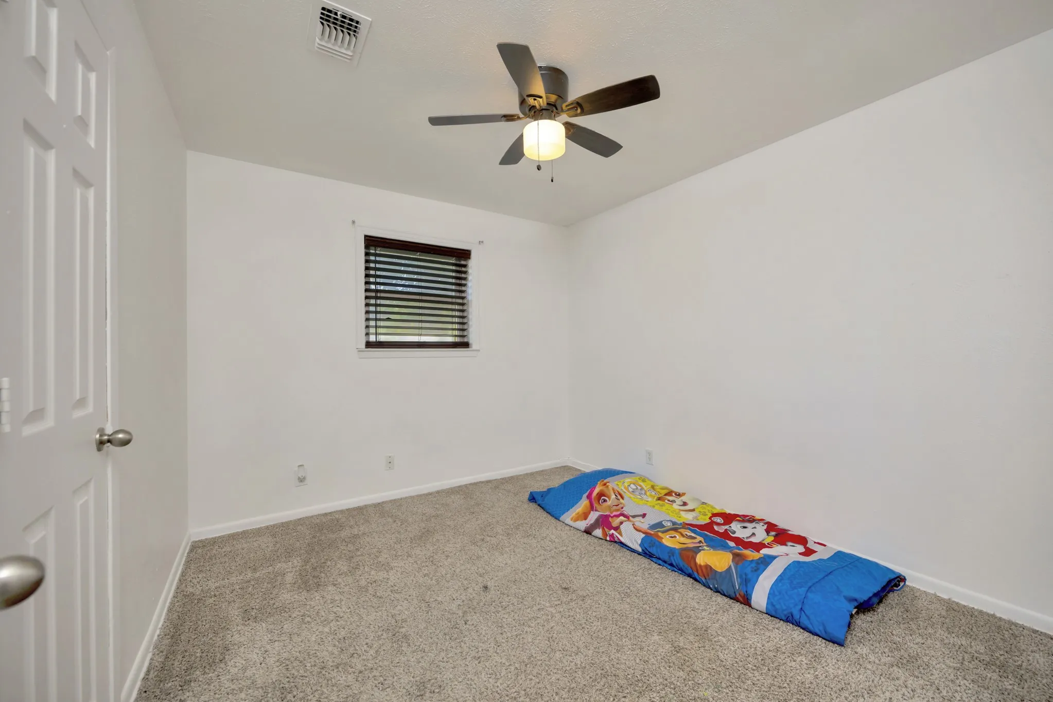 Single Family Residence For Sale in Tarrant County , 512 E Mission Street, Crowley, Texas 76036, 3 Bedroom, 2 Bathroom, 2 Garage spaces, 1,277 Sqft, built in 1964, mls#21387182, Real Estate Agent in Crowley, Homes For Sale in Tarrant county, Homes For Sale in Crowley, Realtor in Crowley Texas, Real Estate Brokerage Independent Realty Texas, Luminita Cordes Realtor