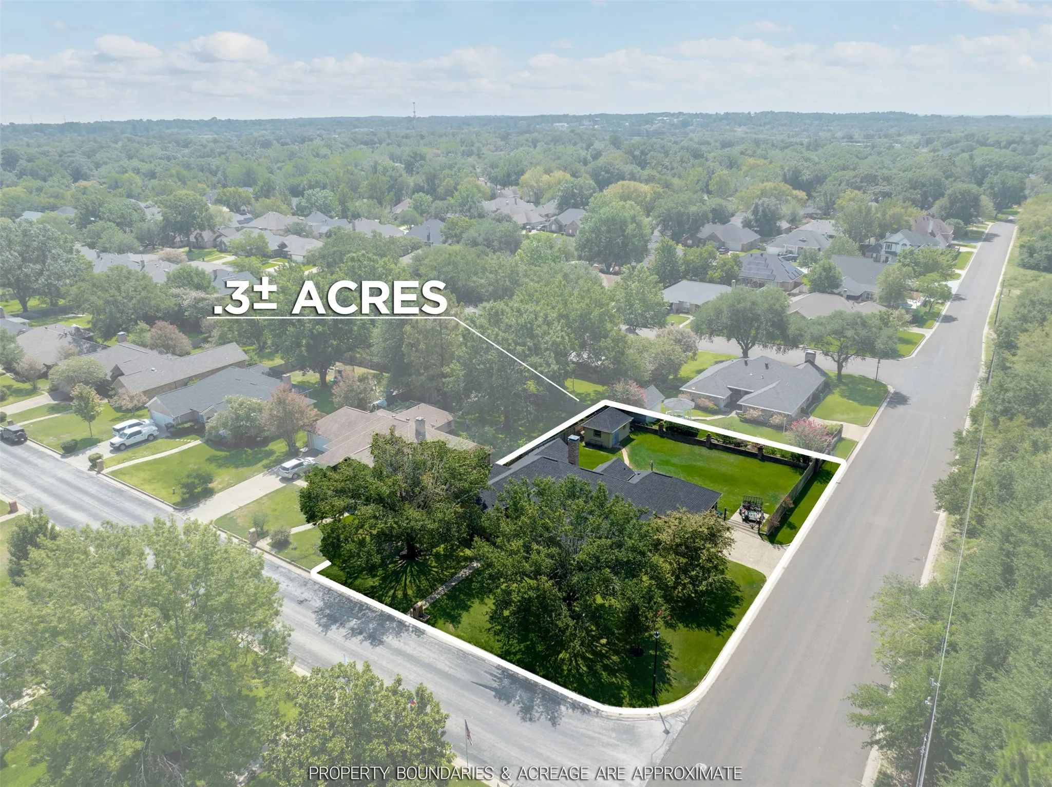 Single Family Residence For Sale in Smith County , 1318 Spring Branch Drive, Tyler, Texas 75703, 4 Bedroom, 2 Bathroom, 2 Garage spaces, 2,298 Sqft, built in 1992, mls#21389571, Real Estate Agent in Tyler, Homes For Sale in Smith county, Homes For Sale in Tyler, Realtor in Tyler Texas, Real Estate Brokerage Independent Realty Texas, Luminita Cordes Realtor