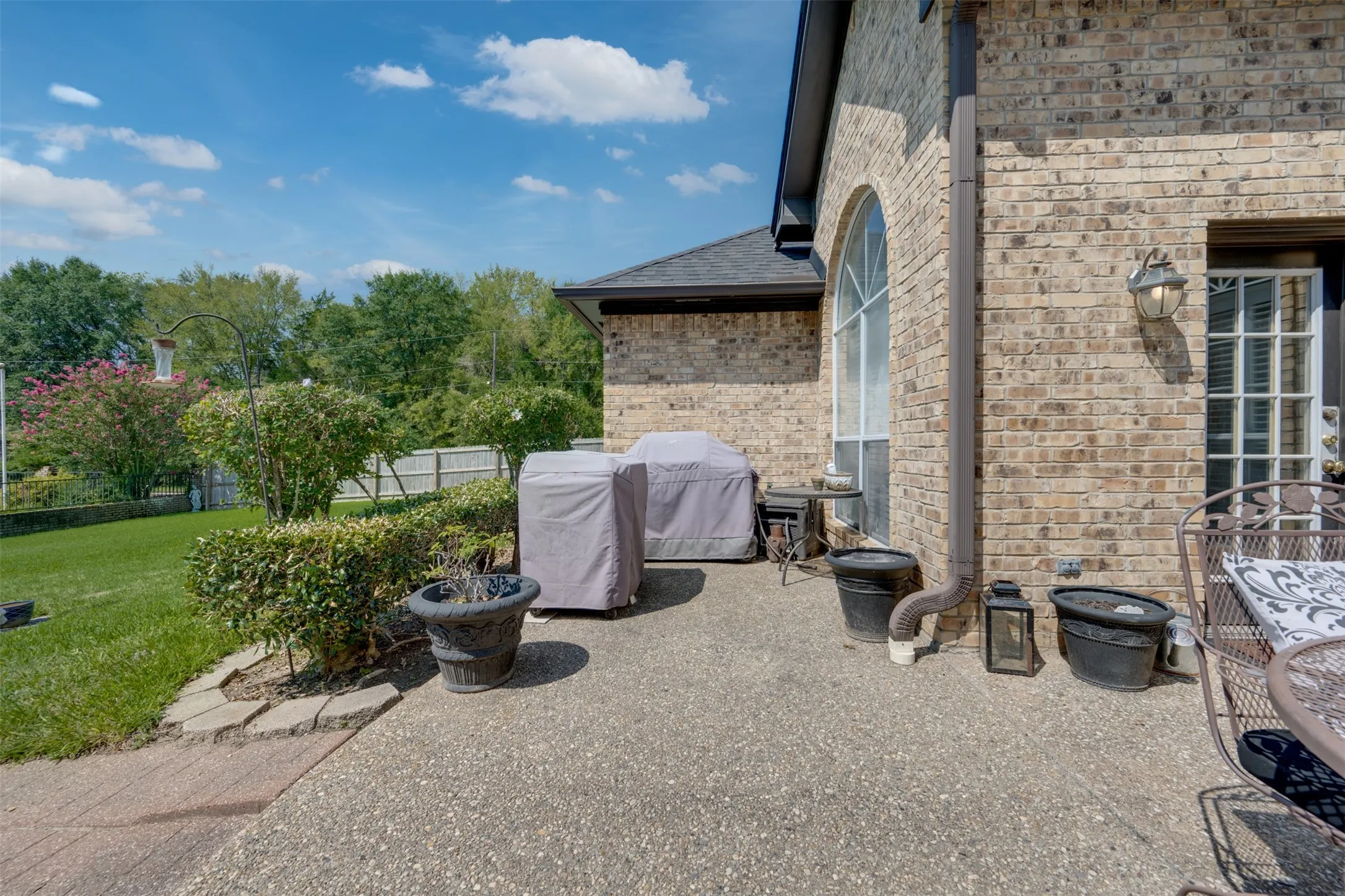 Single Family Residence For Sale in Smith County , 1318 Spring Branch Drive, Tyler, Texas 75703, 4 Bedroom, 2 Bathroom, 2 Garage spaces, 2,298 Sqft, built in 1992, mls#21389571, Real Estate Agent in Tyler, Homes For Sale in Smith county, Homes For Sale in Tyler, Realtor in Tyler Texas, Real Estate Brokerage Independent Realty Texas, Luminita Cordes Realtor