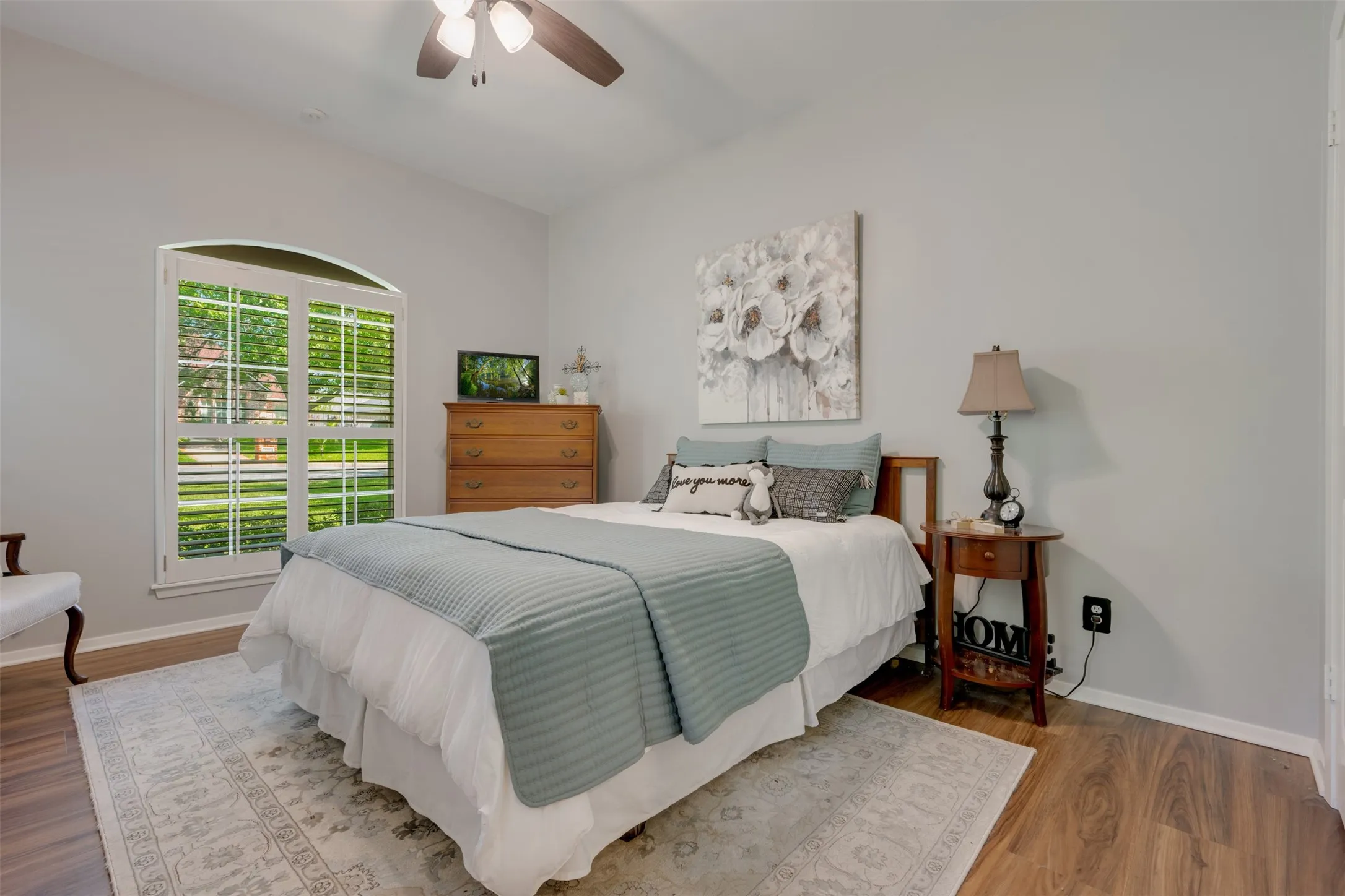 Single Family Residence For Sale in Smith County , 1318 Spring Branch Drive, Tyler, Texas 75703, 4 Bedroom, 2 Bathroom, 2 Garage spaces, 2,298 Sqft, built in 1992, mls#21389571, Real Estate Agent in Tyler, Homes For Sale in Smith county, Homes For Sale in Tyler, Realtor in Tyler Texas, Real Estate Brokerage Independent Realty Texas, Luminita Cordes Realtor