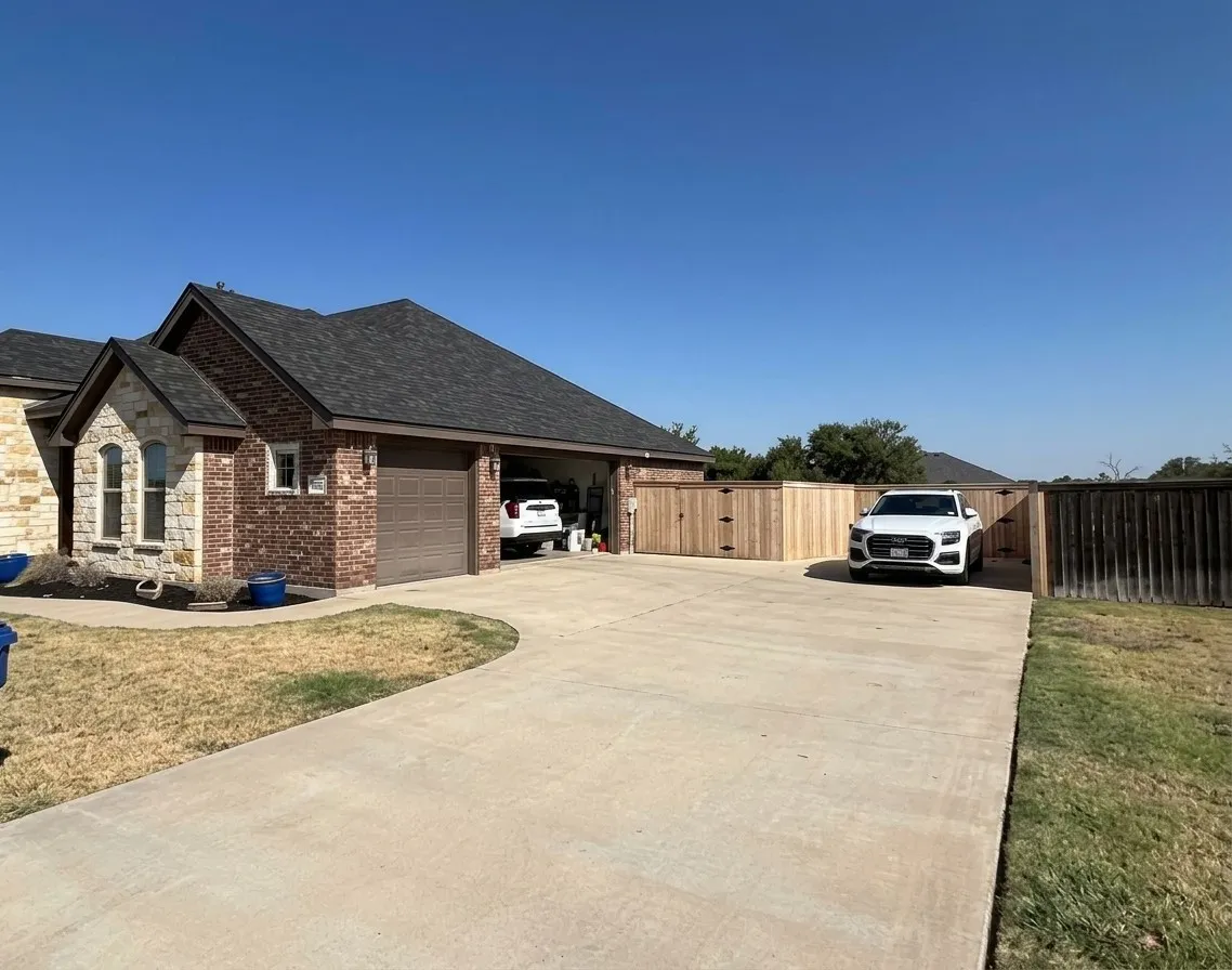 Single Family Residence For Sale in Taylor County , 126 Angie Lane, Abilene, Texas 79602, 4 Bedroom, 3 Bathroom, 1 Garage spaces, 2,752 Sqft, built in 2016, mls#21389502, Real Estate Agent in Abilene, Homes For Sale in Taylor county, Homes For Sale in Abilene, Realtor in Abilene Texas, Real Estate Brokerage Independent Realty Texas, Luminita Cordes Realtor