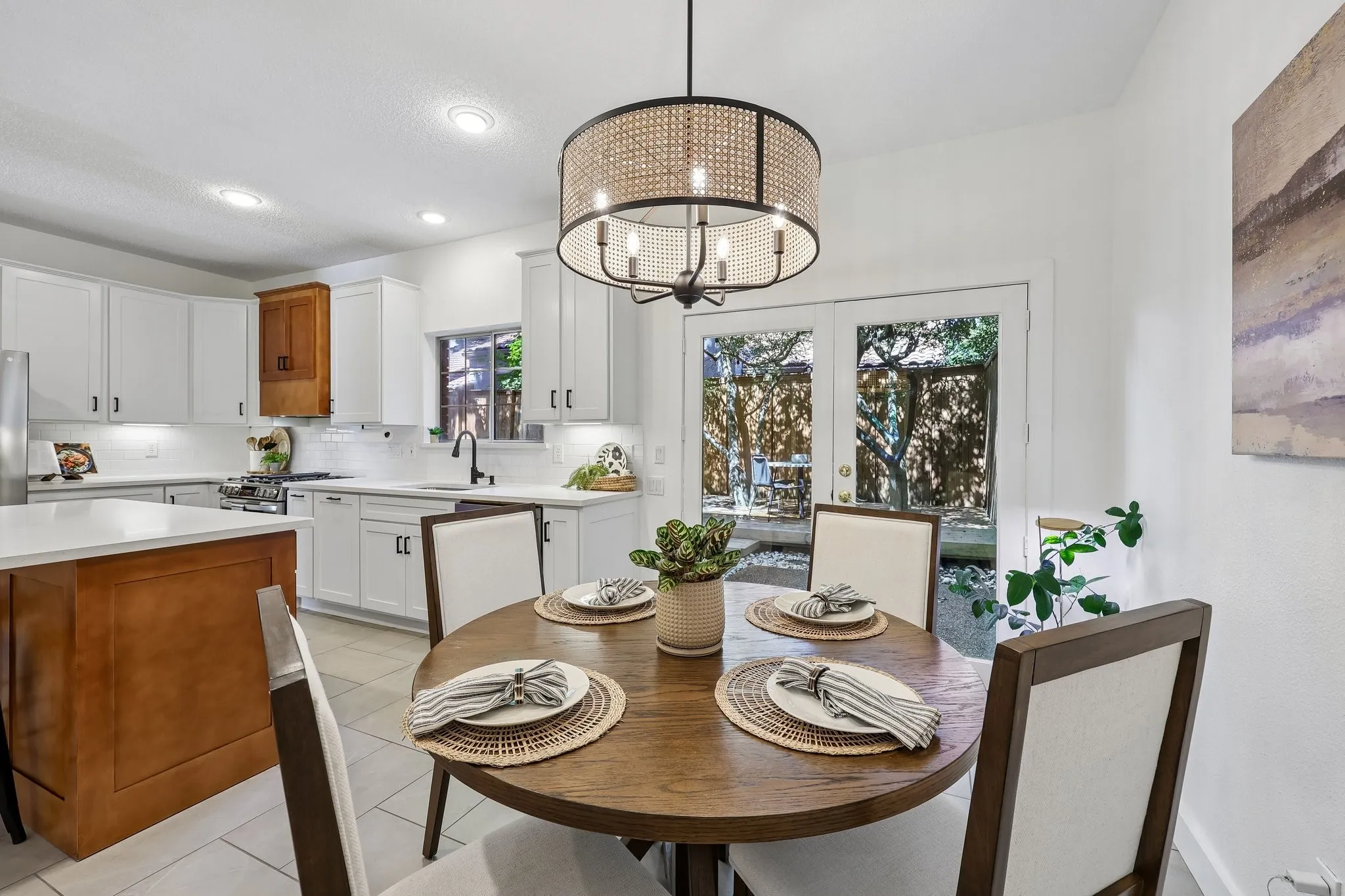 Single Family Residence For Rent in Collin County , 18765 Vista Del Sol, Dallas, Texas 75287, 3 Bedroom, 3 Bathroom, 2 Garage spaces, 2,457 Sqft, built in 1990, mls#21389662, Real Estate Agent in Dallas, Homes For Rent in Collin county, Homes For Rent in Dallas, Realtor in Dallas Texas, Real Estate Brokerage Independent Realty Texas, Luminita Cordes Realtor