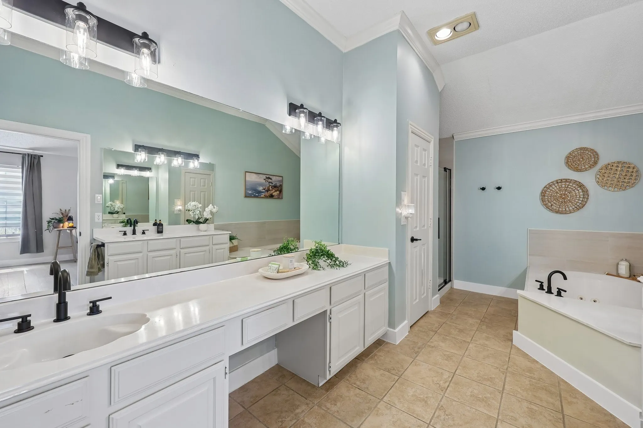 Single Family Residence For Rent in Collin County , 18765 Vista Del Sol, Dallas, Texas 75287, 3 Bedroom, 3 Bathroom, 2 Garage spaces, 2,457 Sqft, built in 1990, mls#21389662, Real Estate Agent in Dallas, Homes For Rent in Collin county, Homes For Rent in Dallas, Realtor in Dallas Texas, Real Estate Brokerage Independent Realty Texas, Luminita Cordes Realtor