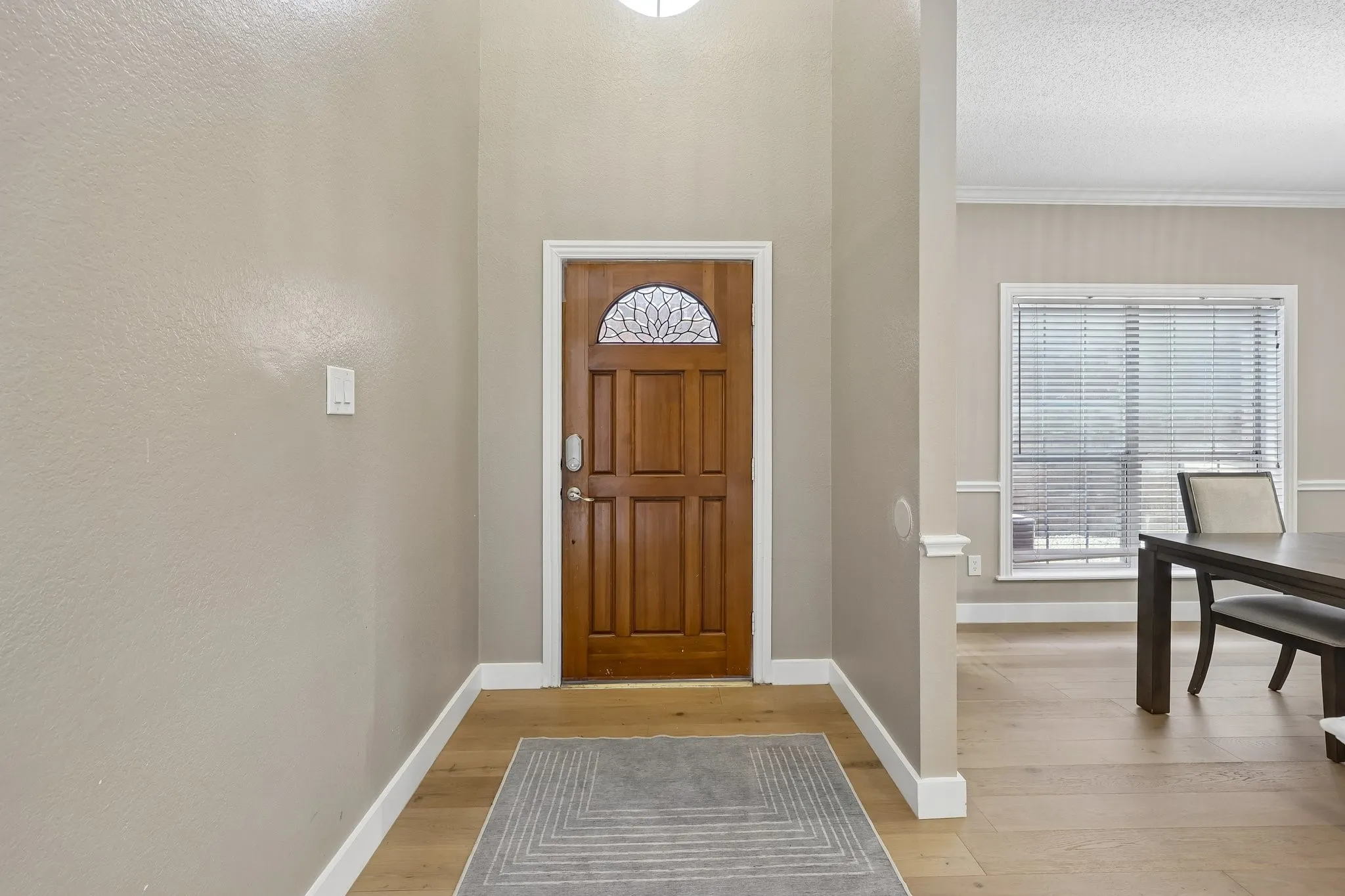 Single Family Residence For Rent in Collin County , 18765 Vista Del Sol, Dallas, Texas 75287, 3 Bedroom, 3 Bathroom, 2 Garage spaces, 2,457 Sqft, built in 1990, mls#21389662, Real Estate Agent in Dallas, Homes For Rent in Collin county, Homes For Rent in Dallas, Realtor in Dallas Texas, Real Estate Brokerage Independent Realty Texas, Luminita Cordes Realtor