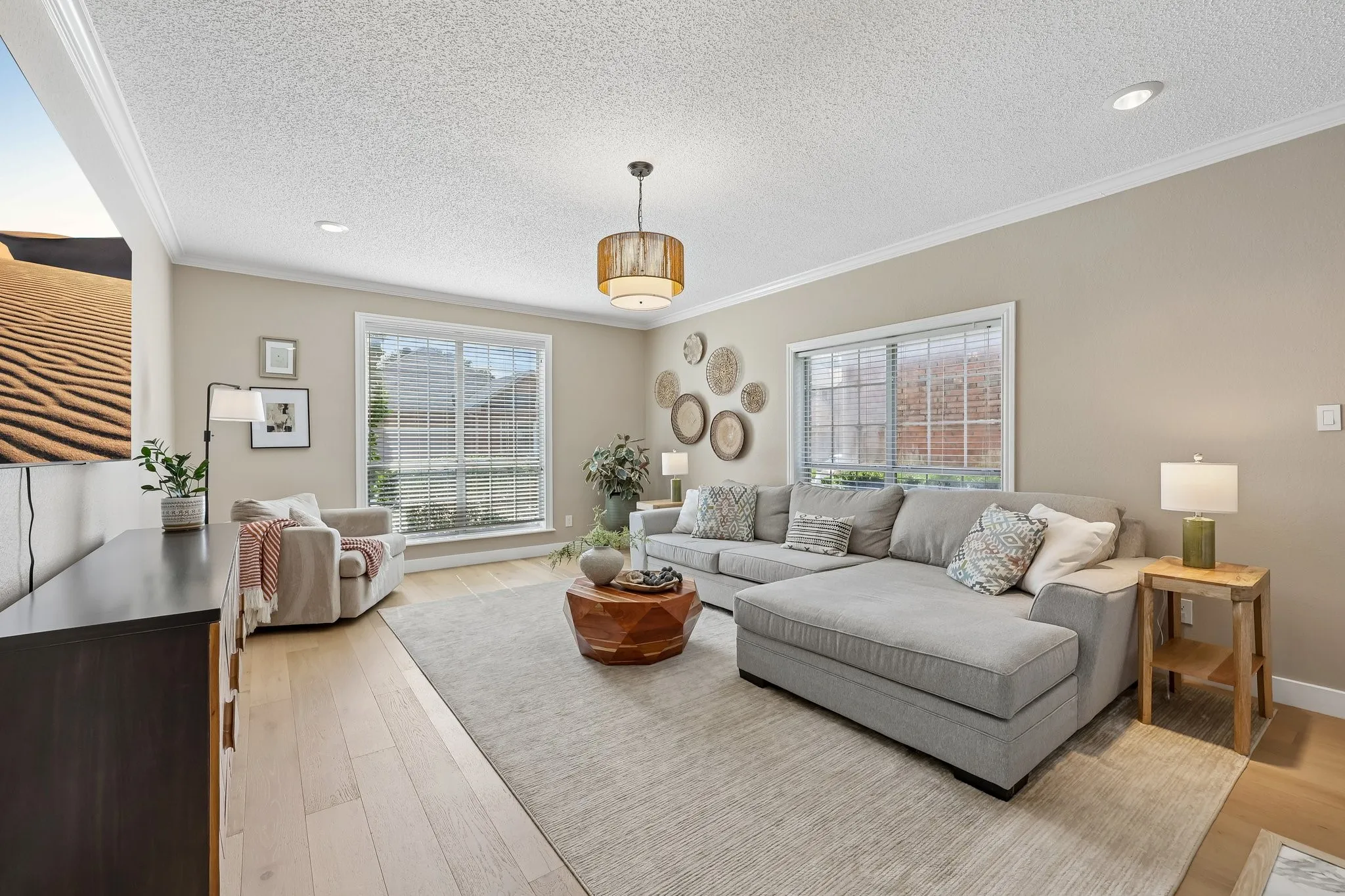 Single Family Residence For Rent in Collin County , 18765 Vista Del Sol, Dallas, Texas 75287, 3 Bedroom, 3 Bathroom, 2 Garage spaces, 2,457 Sqft, built in 1990, mls#21389662, Real Estate Agent in Dallas, Homes For Rent in Collin county, Homes For Rent in Dallas, Realtor in Dallas Texas, Real Estate Brokerage Independent Realty Texas, Luminita Cordes Realtor