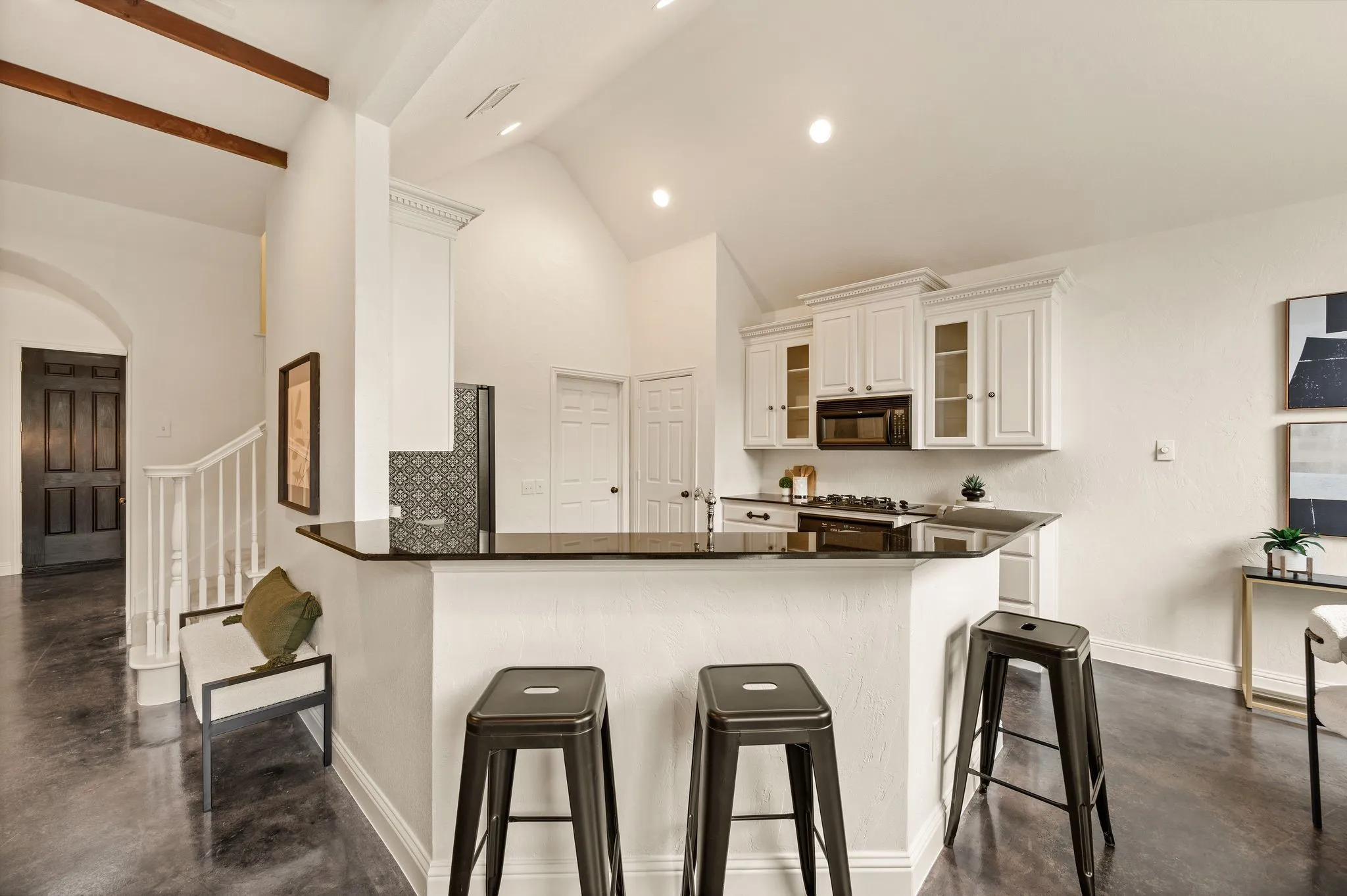 Single Family Residence For Sale in Tarrant County , 2301 Grizzly Run Lane, Euless, Texas 76039, 3 Bedroom, 2 Bathroom, 2 Garage spaces, 1,861 Sqft, built in 2005, mls#21336986, Real Estate Agent in Euless, Homes For Sale in Tarrant county, Homes For Sale in Euless, Realtor in Euless Texas, Real Estate Brokerage Independent Realty Texas, Luminita Cordes Realtor