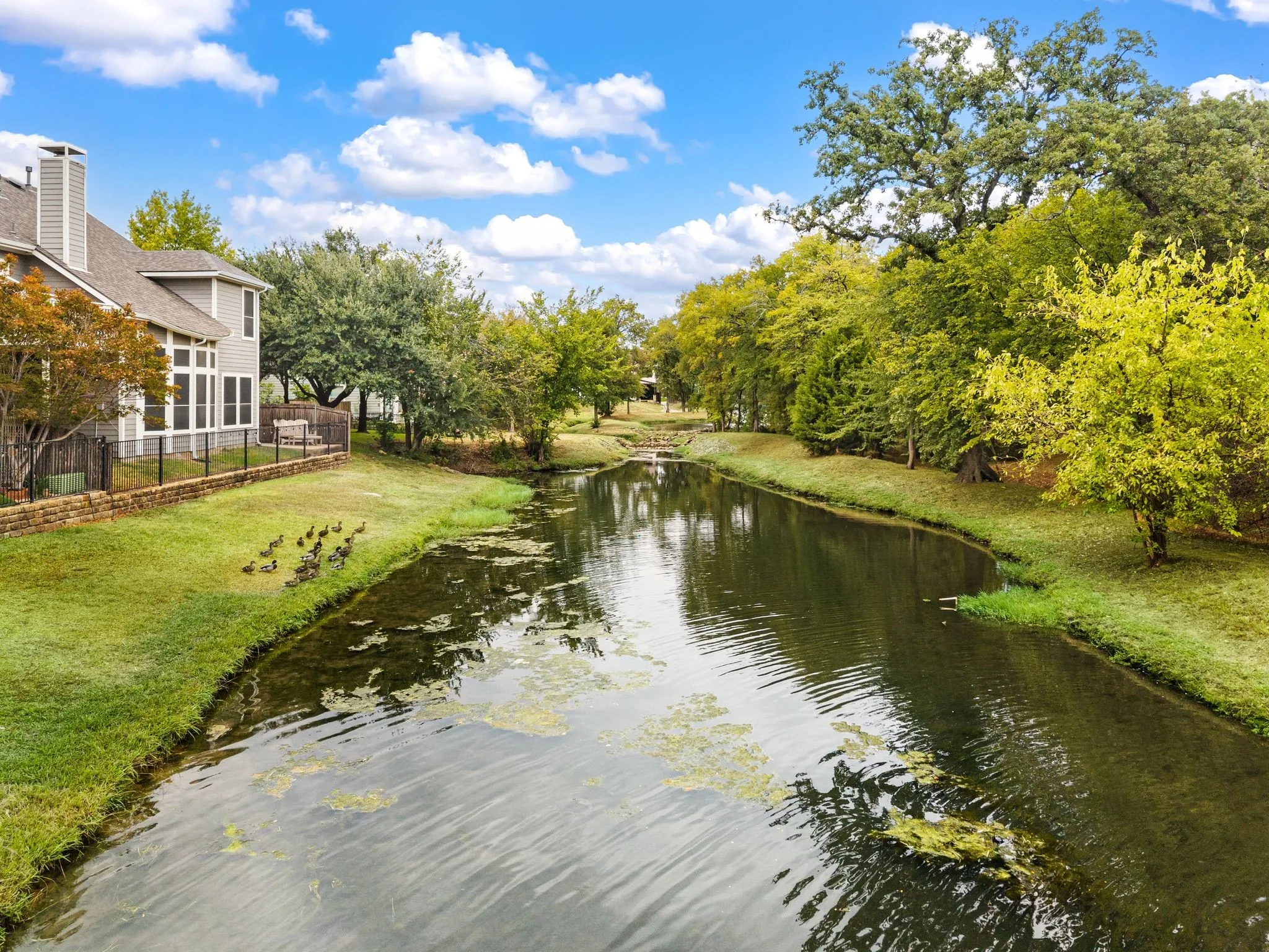 Single Family Residence For Sale in Tarrant County , 2301 Grizzly Run Lane, Euless, Texas 76039, 3 Bedroom, 2 Bathroom, 2 Garage spaces, 1,861 Sqft, built in 2005, mls#21336986, Real Estate Agent in Euless, Homes For Sale in Tarrant county, Homes For Sale in Euless, Realtor in Euless Texas, Real Estate Brokerage Independent Realty Texas, Luminita Cordes Realtor