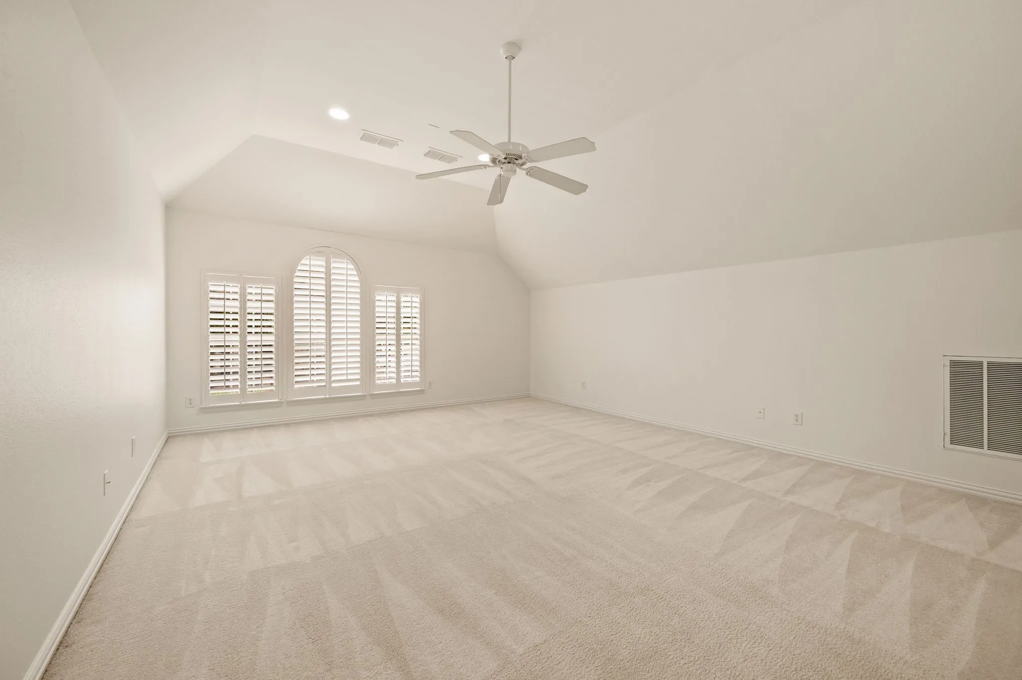 Bonus Room- can be third bedroom