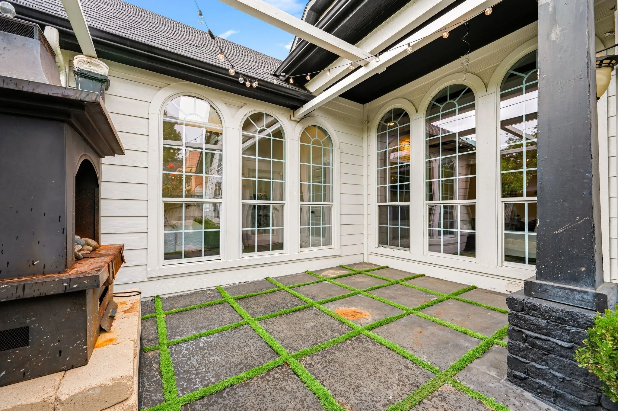 Single Family Residence For Sale in Tarrant County , 2301 Grizzly Run Lane, Euless, Texas 76039, 3 Bedroom, 2 Bathroom, 2 Garage spaces, 1,861 Sqft, built in 2005, mls#21336986, Real Estate Agent in Euless, Homes For Sale in Tarrant county, Homes For Sale in Euless, Realtor in Euless Texas, Real Estate Brokerage Independent Realty Texas, Luminita Cordes Realtor