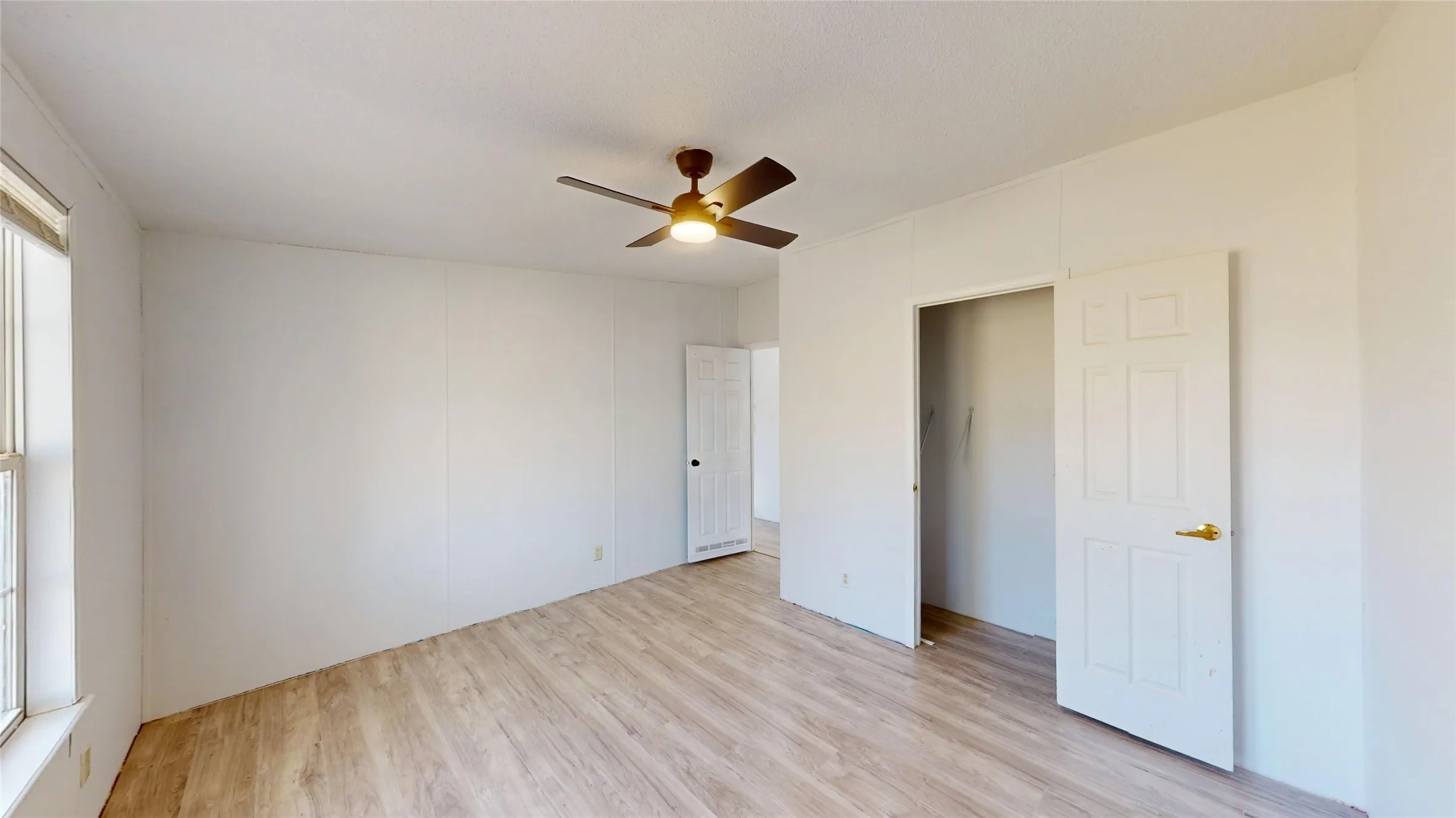 Single Family Residence For Sale in Denton County , 11687 Buttercup Lane, Justin, Texas 76247, 3 Bedroom, 2 Bathroom, 2 Garage spaces, 1,232 Sqft, built in 2002, mls#21389541, Real Estate Agent in Justin, Homes For Sale in Denton county, Homes For Sale in Justin, Realtor in Justin Texas, Real Estate Brokerage Independent Realty Texas, Luminita Cordes Realtor