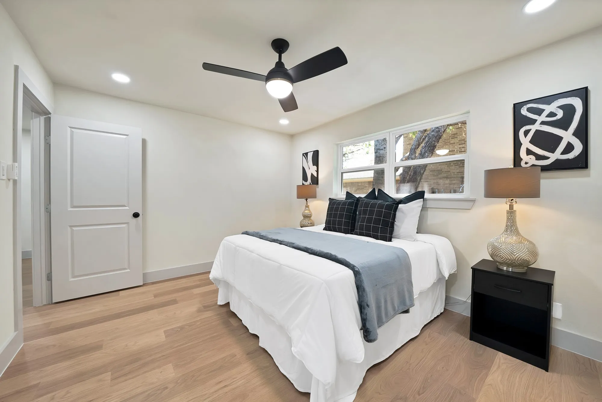 Single Family Residence For Sale in Tarrant County , 5105 Grove Street, North Richland Hills, Texas 76180, 3 Bedroom, 2 Bathroom, 2 Garage spaces, 2,227 Sqft, built in 1963, mls#21388116, Real Estate Agent in North Richland Hills, Homes For Sale in Tarrant county, Homes For Sale in North Richland Hills, Realtor in North Richland Hills Texas, Real Estate Brokerage Independent Realty Texas, Luminita Cordes Realtor