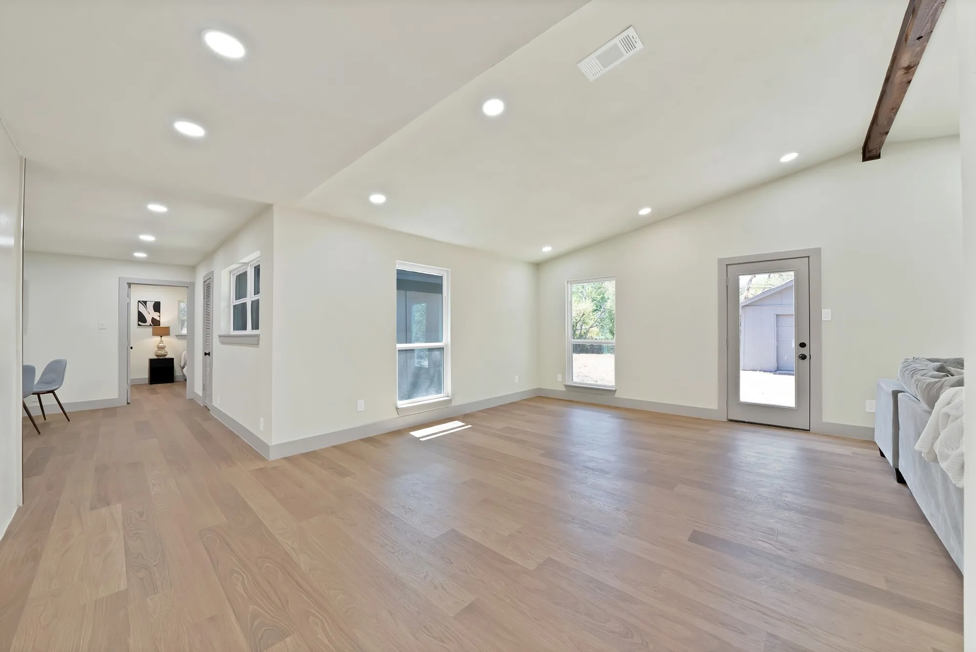 Single Family Residence For Sale in Tarrant County , 5105 Grove Street, North Richland Hills, Texas 76180, 3 Bedroom, 2 Bathroom, 2 Garage spaces, 2,227 Sqft, built in 1963, mls#21388116, Real Estate Agent in North Richland Hills, Homes For Sale in Tarrant county, Homes For Sale in North Richland Hills, Realtor in North Richland Hills Texas, Real Estate Brokerage Independent Realty Texas, Luminita Cordes Realtor