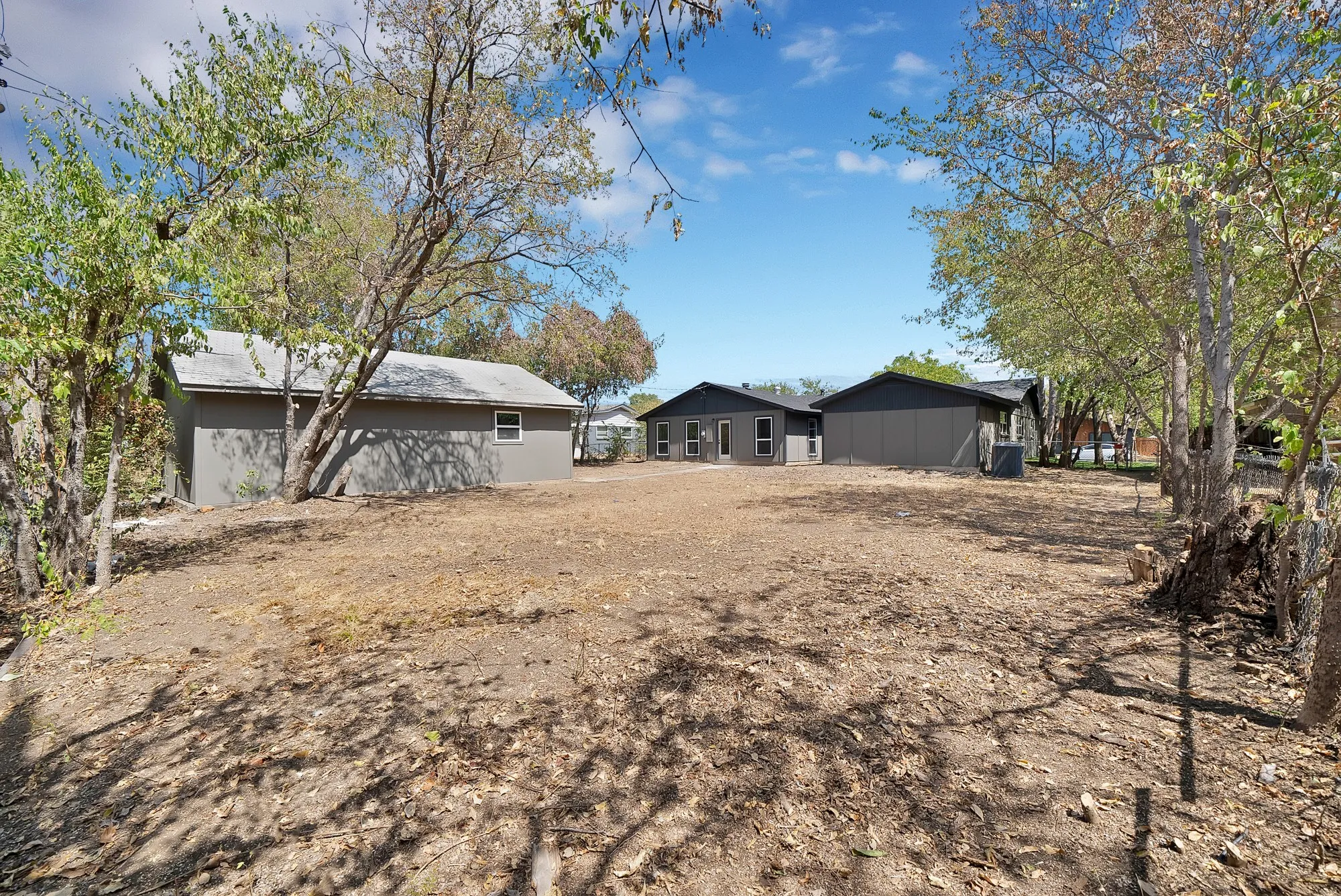 Single Family Residence For Sale in Tarrant County , 5105 Grove Street, North Richland Hills, Texas 76180, 3 Bedroom, 2 Bathroom, 2 Garage spaces, 2,227 Sqft, built in 1963, mls#21388116, Real Estate Agent in North Richland Hills, Homes For Sale in Tarrant county, Homes For Sale in North Richland Hills, Realtor in North Richland Hills Texas, Real Estate Brokerage Independent Realty Texas, Luminita Cordes Realtor
