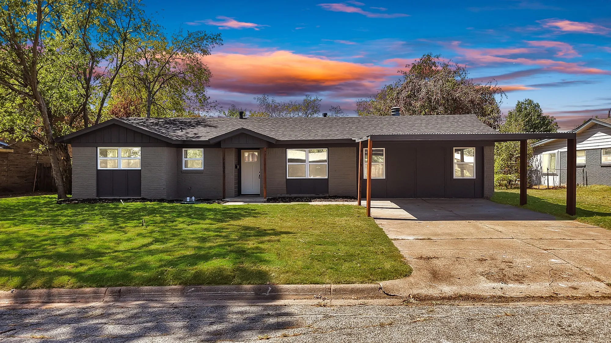 Single Family Residence For Sale in Tarrant County , 5105 Grove Street, North Richland Hills, Texas 76180, 3 Bedroom, 2 Bathroom, 2 Garage spaces, 2,227 Sqft, built in 1963, mls#21388116, Real Estate Agent in North Richland Hills, Homes For Sale in Tarrant county, Homes For Sale in North Richland Hills, Realtor in North Richland Hills Texas, Real Estate Brokerage Independent Realty Texas, Luminita Cordes Realtor