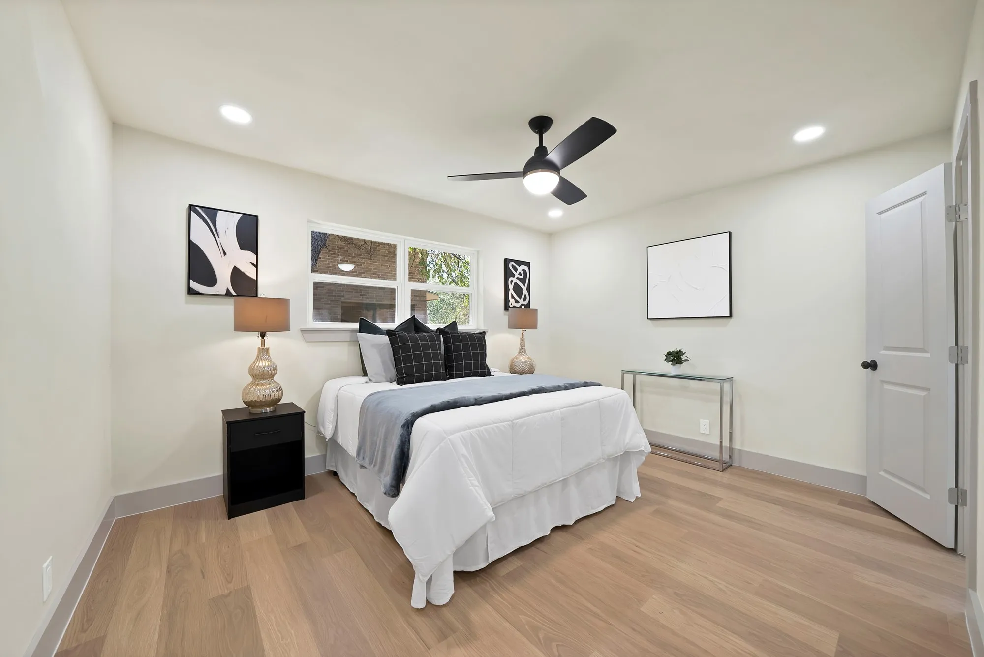 Single Family Residence For Sale in Tarrant County , 5105 Grove Street, North Richland Hills, Texas 76180, 3 Bedroom, 2 Bathroom, 2 Garage spaces, 2,227 Sqft, built in 1963, mls#21388116, Real Estate Agent in North Richland Hills, Homes For Sale in Tarrant county, Homes For Sale in North Richland Hills, Realtor in North Richland Hills Texas, Real Estate Brokerage Independent Realty Texas, Luminita Cordes Realtor