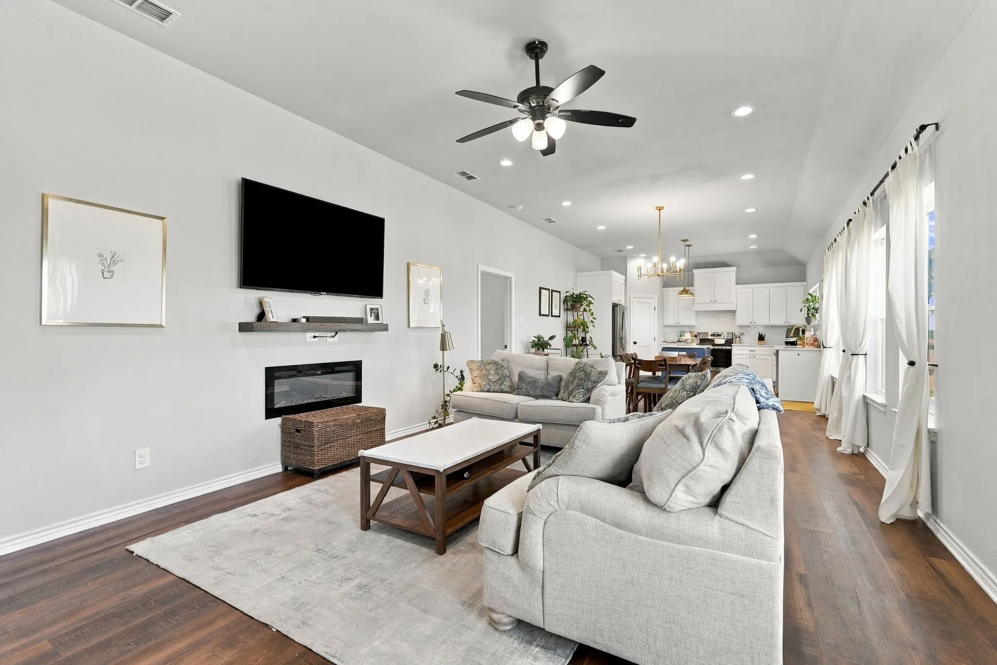 Single Family Residence For Sale in Taylor County , 7602 Florence Drive, Abilene, Texas 79606, 3 Bedroom, 2 Bathroom, 2 Garage spaces, 1,540 Sqft, built in 2022, mls#21389597, Real Estate Agent in Abilene, Homes For Sale in Taylor county, Homes For Sale in Abilene, Realtor in Abilene Texas, Real Estate Brokerage Independent Realty Texas, Luminita Cordes Realtor