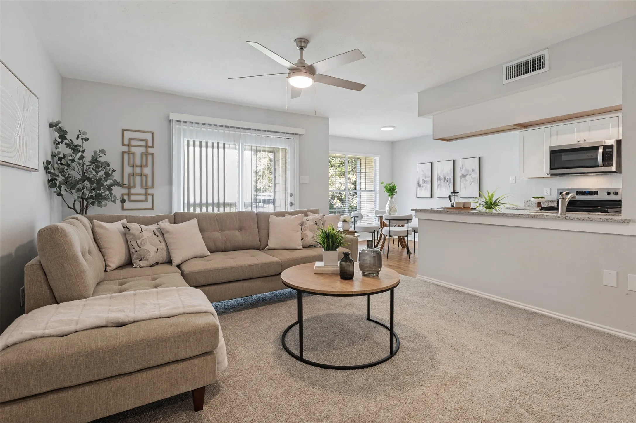 Condominium For Sale in Dallas County , 2535 Wedglea Drive 235, Dallas, Texas 75211, 1 Bedroom, 1 Bathroom, Garage spaces, 740 Sqft, built in 1983, mls#21389561, Real Estate Agent in Dallas, Homes For Sale in Dallas county, Homes For Sale in Dallas, Realtor in Dallas Texas, Real Estate Brokerage Independent Realty Texas, Luminita Cordes Realtor