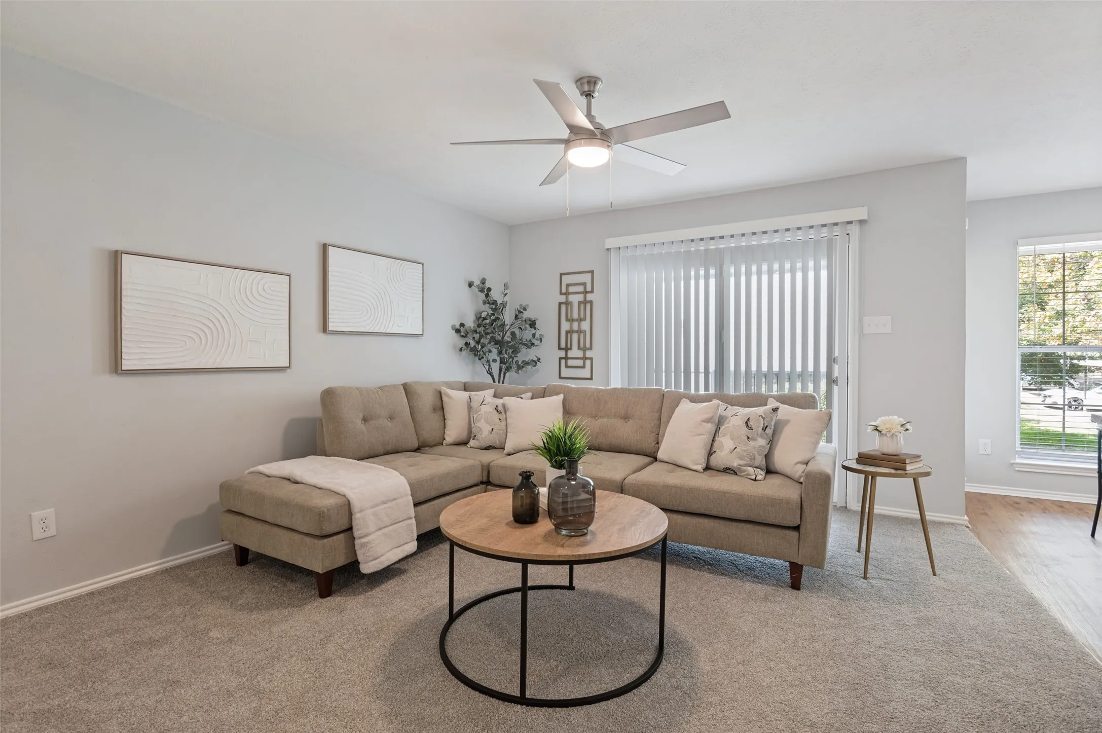 Condominium For Sale in Dallas County , 2535 Wedglea Drive 235, Dallas, Texas 75211, 1 Bedroom, 1 Bathroom, Garage spaces, 740 Sqft, built in 1983, mls#21389561, Real Estate Agent in Dallas, Homes For Sale in Dallas county, Homes For Sale in Dallas, Realtor in Dallas Texas, Real Estate Brokerage Independent Realty Texas, Luminita Cordes Realtor