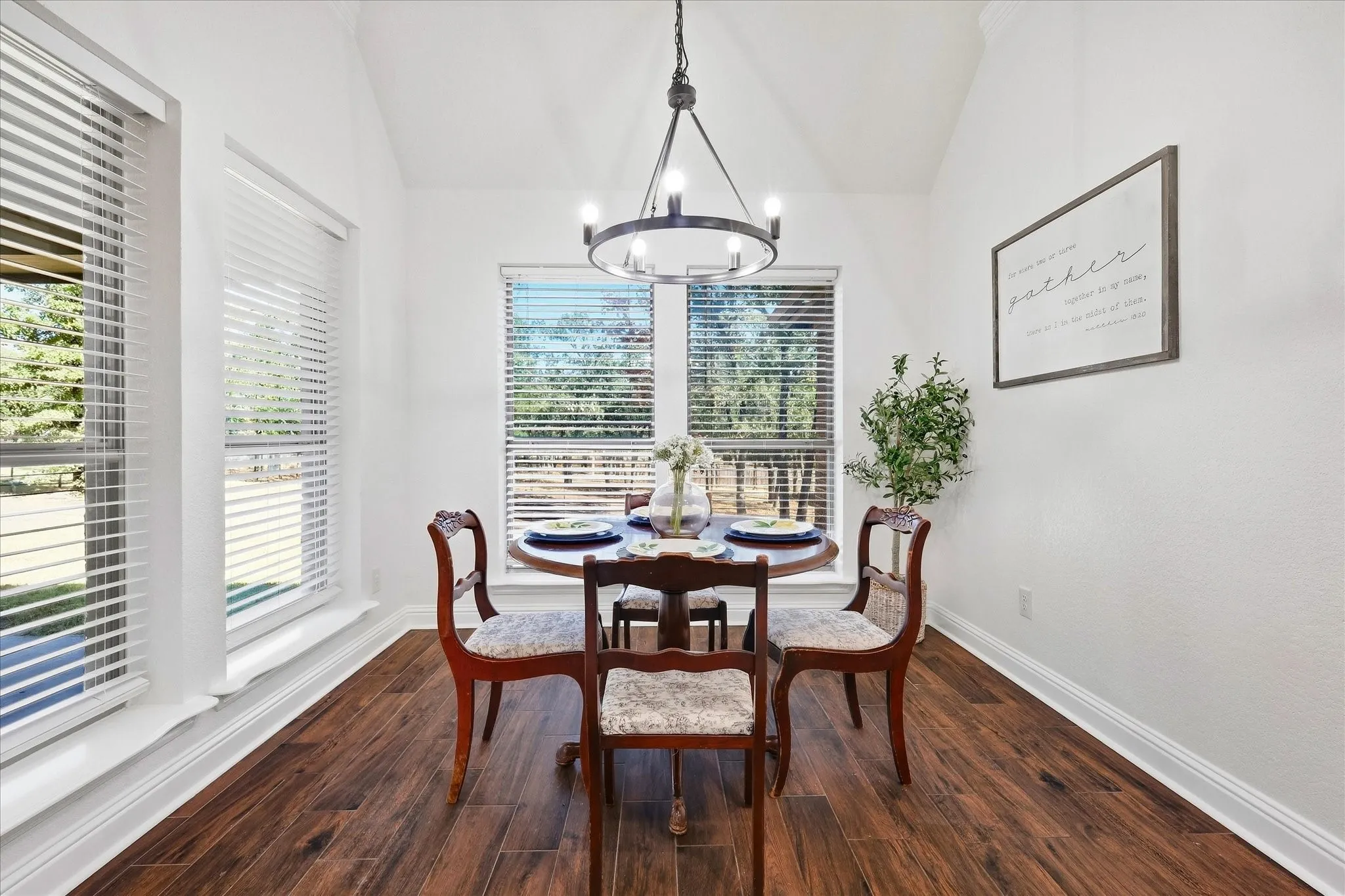 Single Family Residence For Sale in Wise County , 514 Oak Hills Drive, Newark, Texas 76071, 4 Bedroom, 3 Bathroom, 3 Garage spaces, 2,984 Sqft, built in 2005, mls#21341876, Real Estate Agent in Newark, Homes For Sale in Wise county, Homes For Sale in Newark, Realtor in Newark Texas, Real Estate Brokerage Independent Realty Texas, Luminita Cordes Realtor