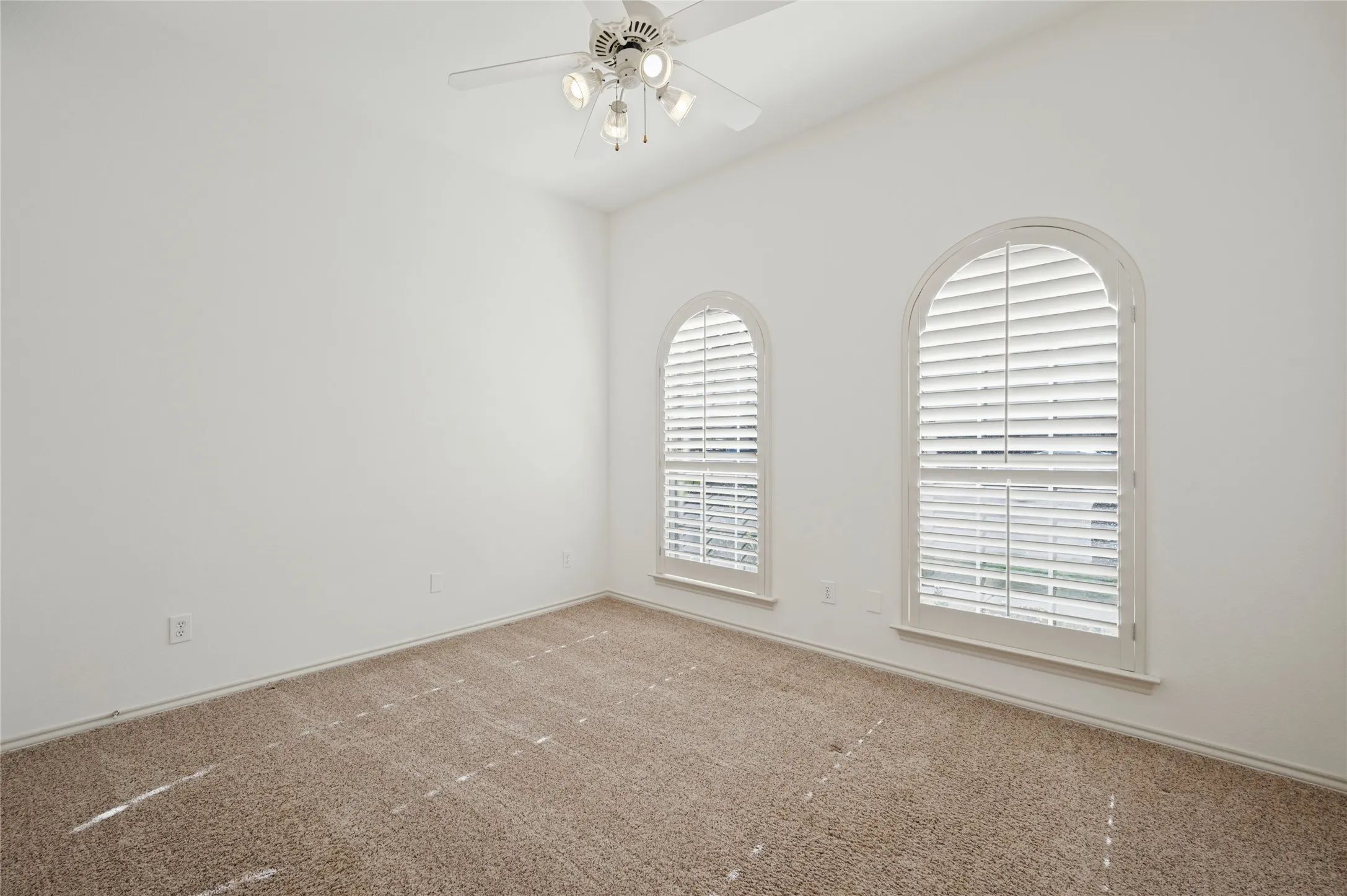 Single Family Residence For Sale in Collin County , 2405 Warwick Circle, Mc Kinney, Texas 75072, 4 Bedroom, 4 Bathroom, 3 Garage spaces, 2,802 Sqft, built in 2002, mls#21387525, Real Estate Agent in Mc Kinney, Homes For Sale in Collin county, Homes For Sale in Mc Kinney, Realtor in Mc Kinney Texas, Real Estate Brokerage Independent Realty Texas, Luminita Cordes Realtor