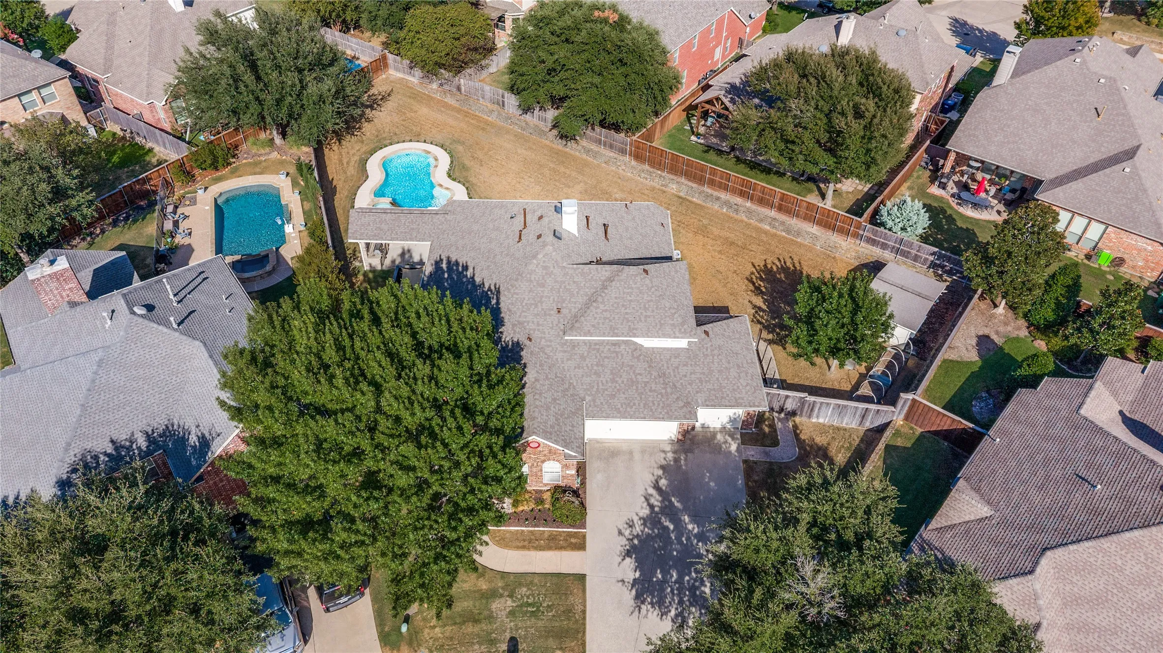 Single Family Residence For Sale in Collin County , 2405 Warwick Circle, Mc Kinney, Texas 75072, 4 Bedroom, 4 Bathroom, 3 Garage spaces, 2,802 Sqft, built in 2002, mls#21387525, Real Estate Agent in Mc Kinney, Homes For Sale in Collin county, Homes For Sale in Mc Kinney, Realtor in Mc Kinney Texas, Real Estate Brokerage Independent Realty Texas, Luminita Cordes Realtor